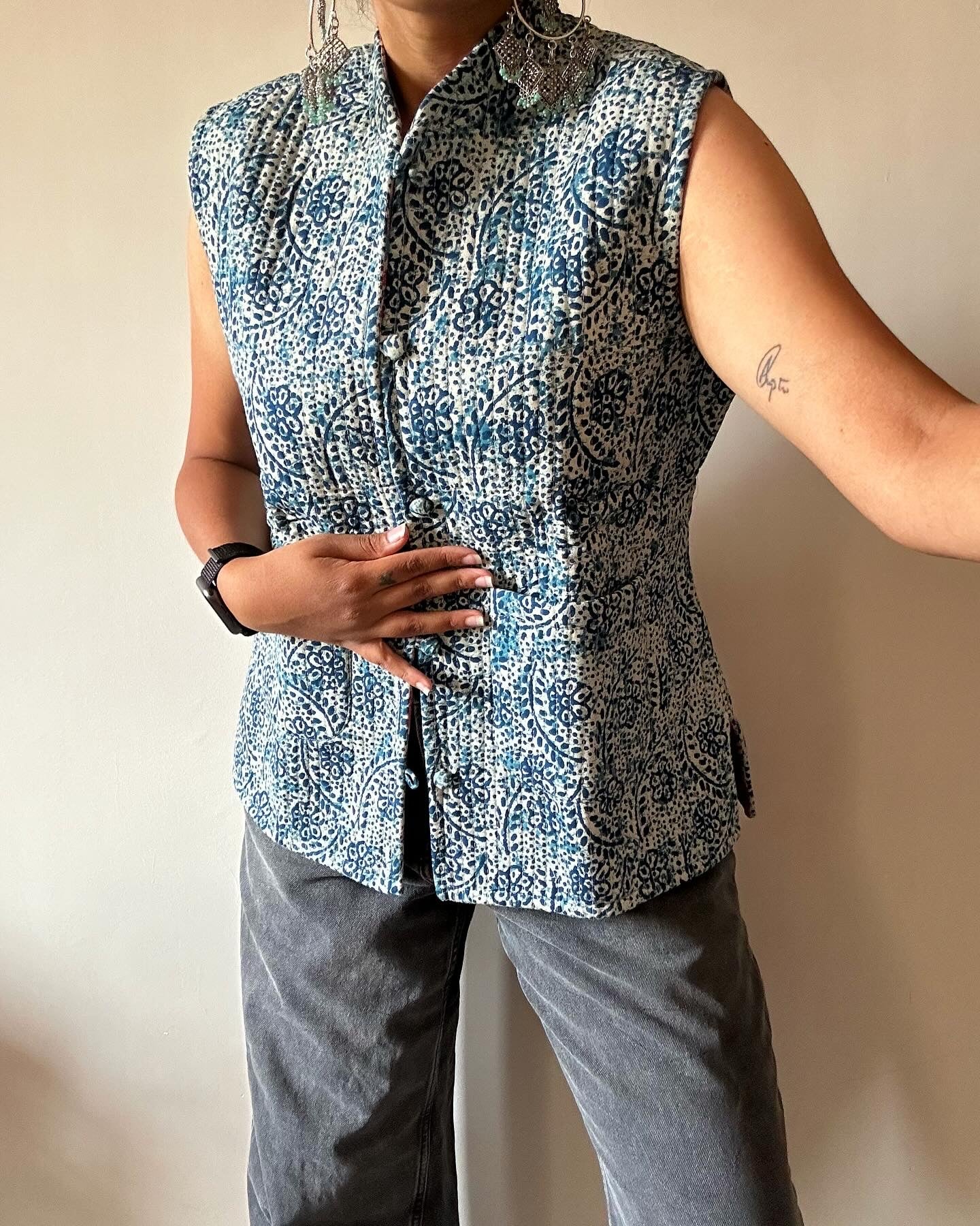 Cotton Quilted Reversible Vest In Abstract Pattern Print