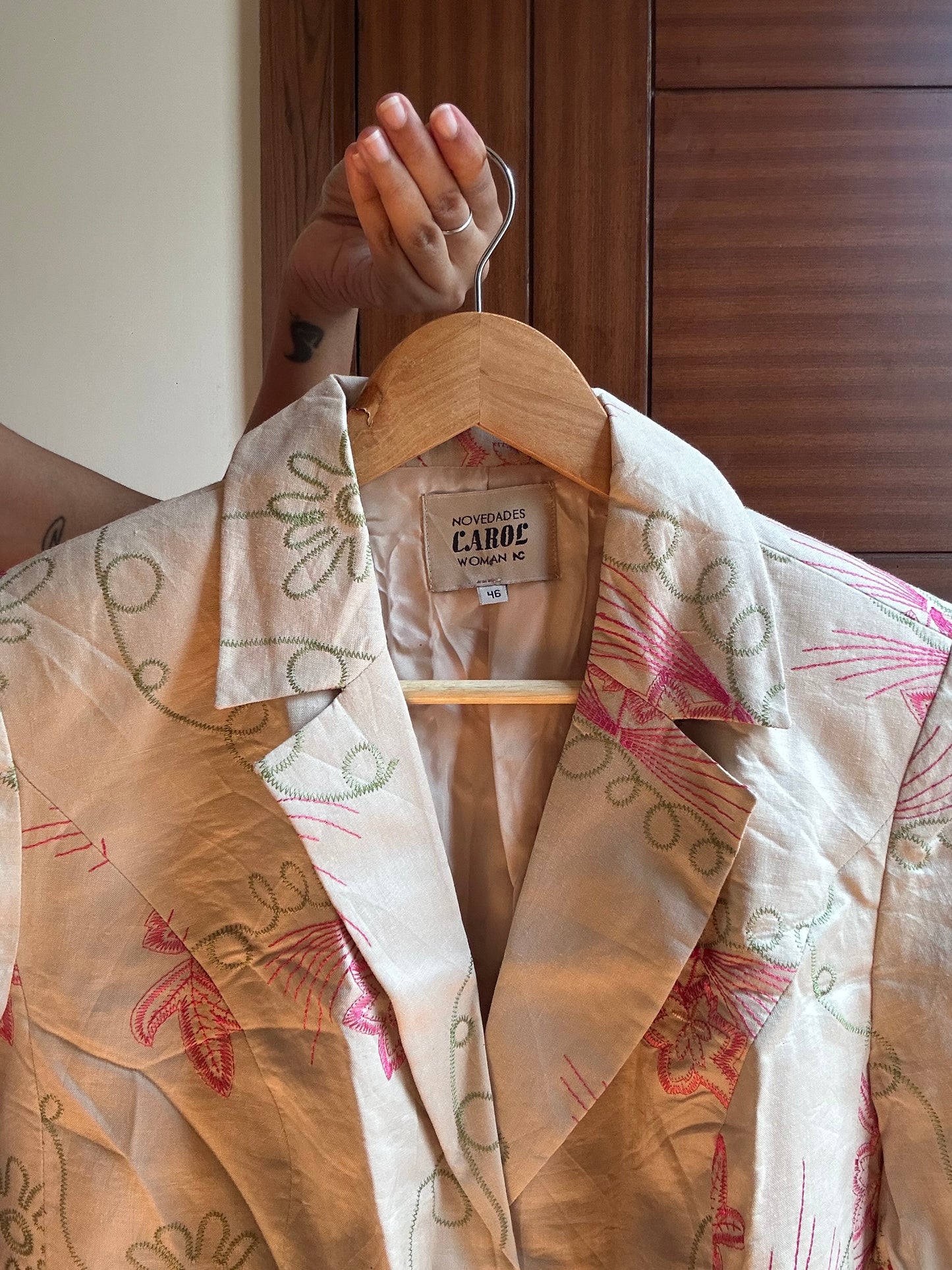 Novedades Carol Vintage Embroidered Blazer