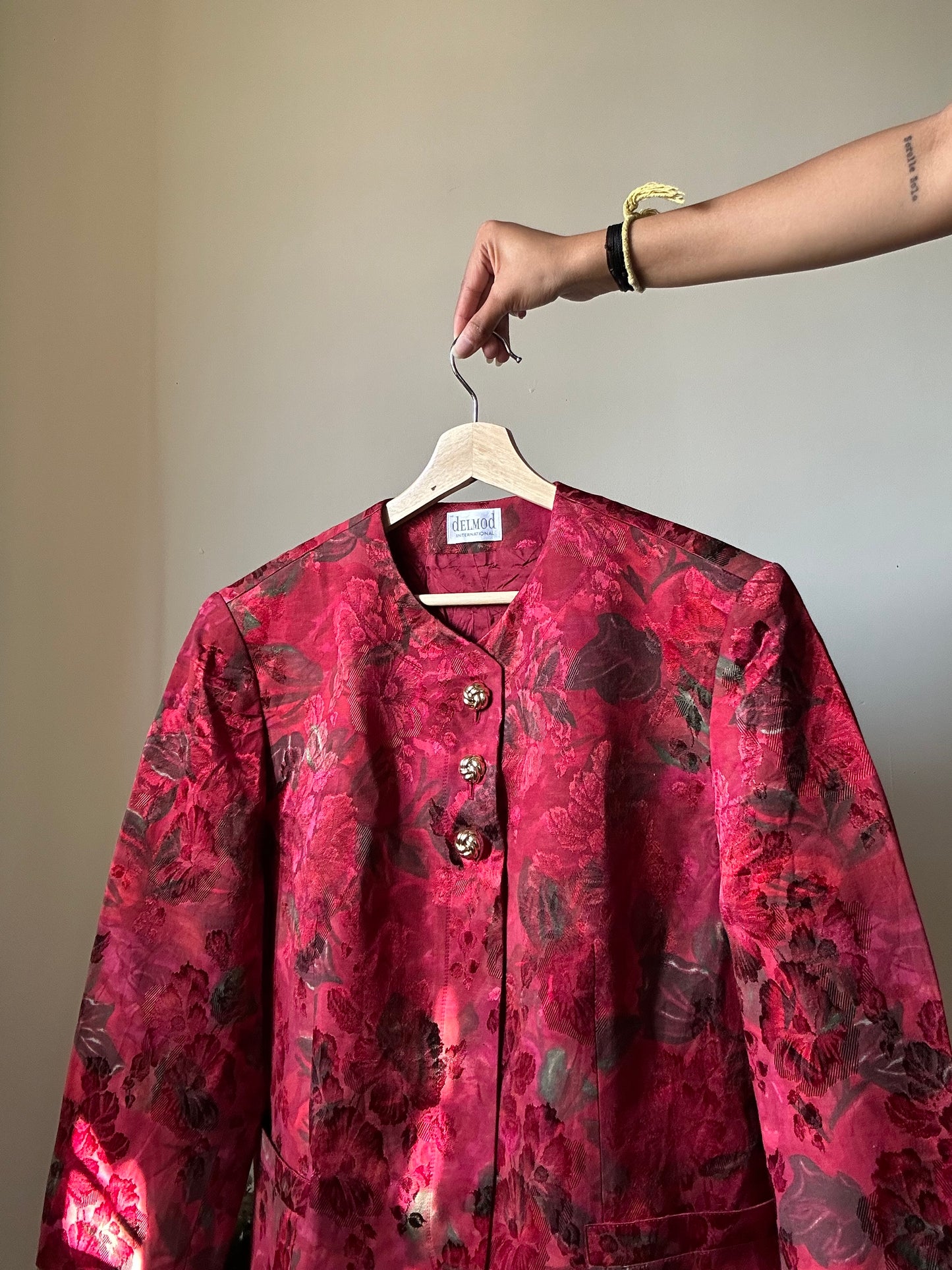 Delmod Vintage Floral and Textured Shaket