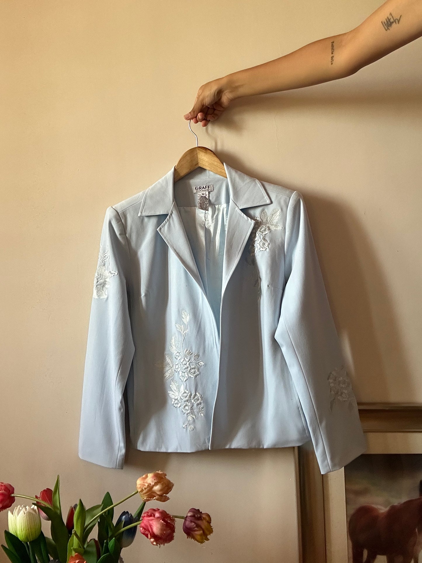 Graff Vintage Front Open Floral Embroidered Shaket