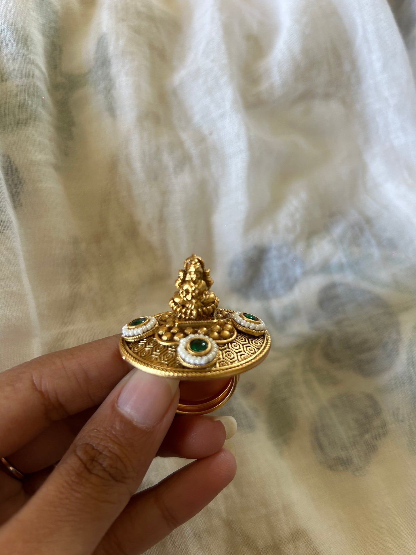 Idol Ring ( Lakshami Ji )
