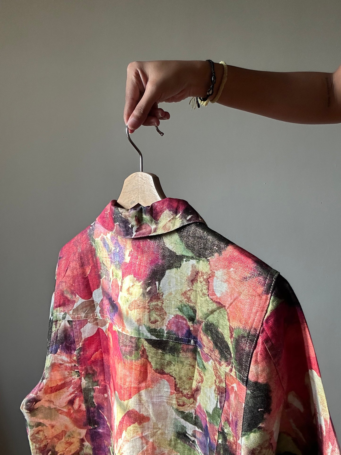 Chico’s Vintage Floral Shaket With Sheen