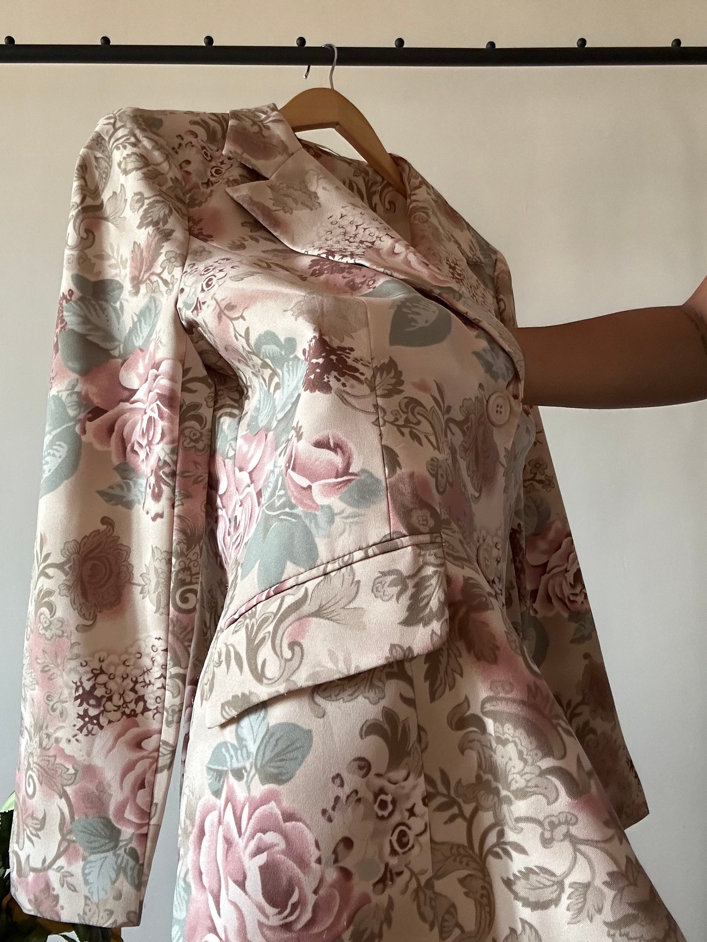 Abstract Vintage Floral Print Blazer