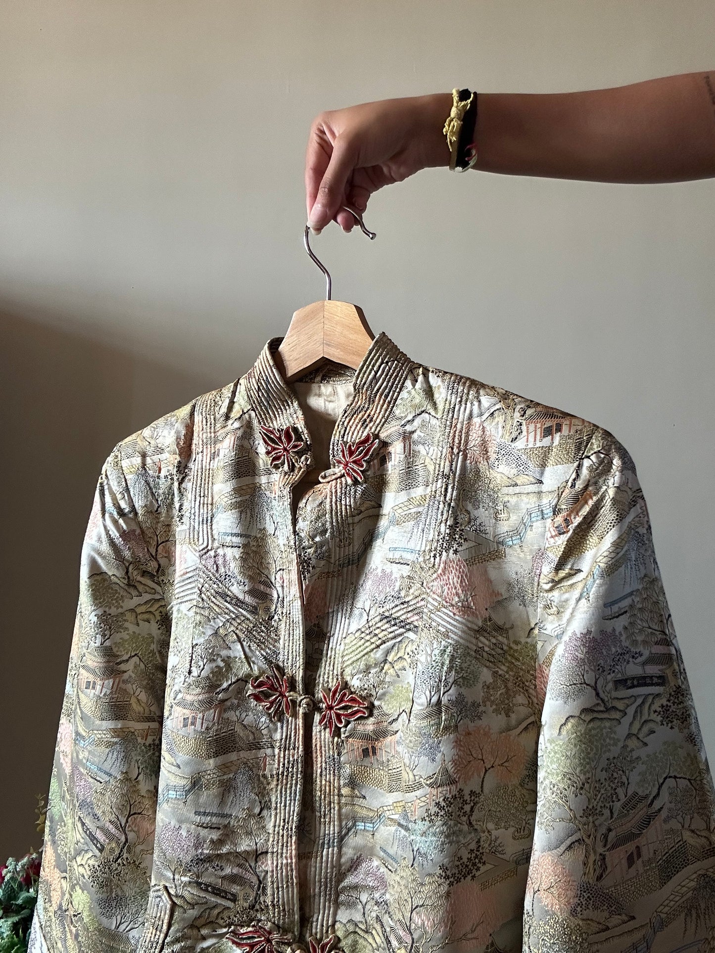 Vintage Weaved Chinese Dynasty Style Shaket