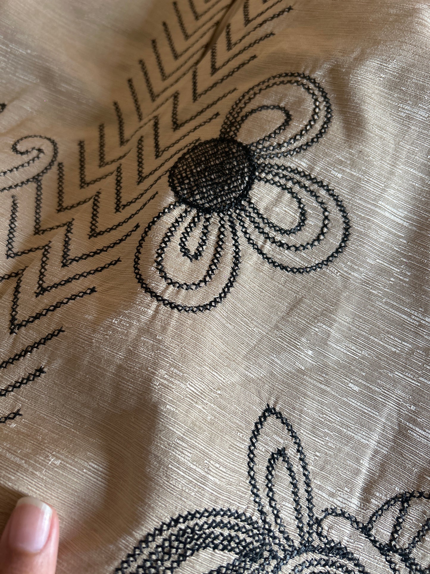 Vintage Susan Bristol Embroidered Shaket
