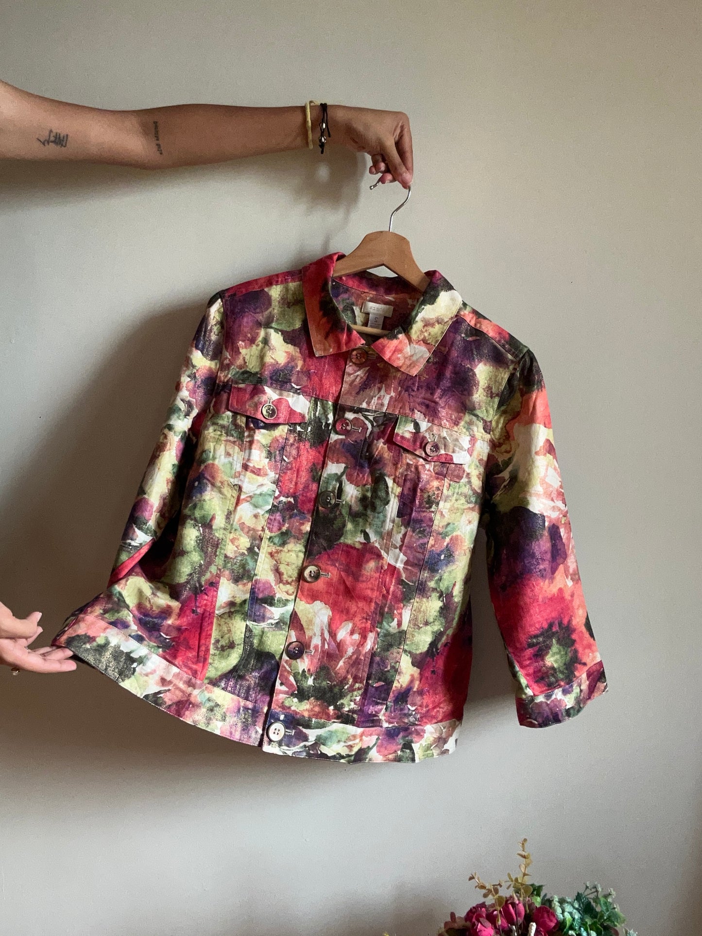 Chico’s Vintage Floral Shaket With Sheen