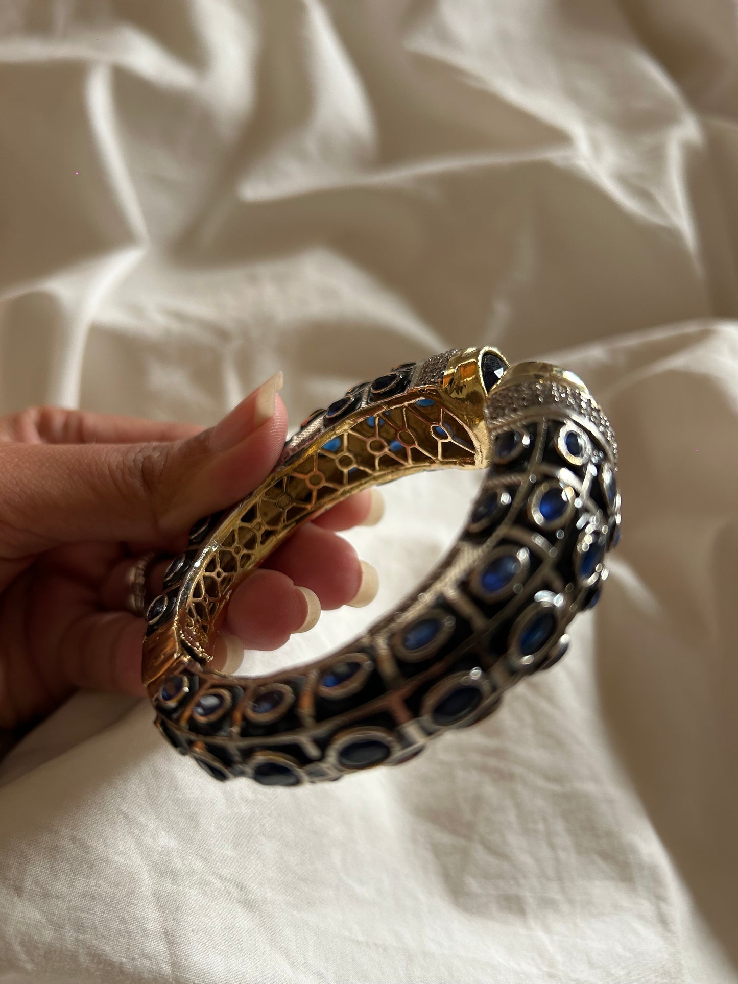 Blue Stone Setting Bracelet