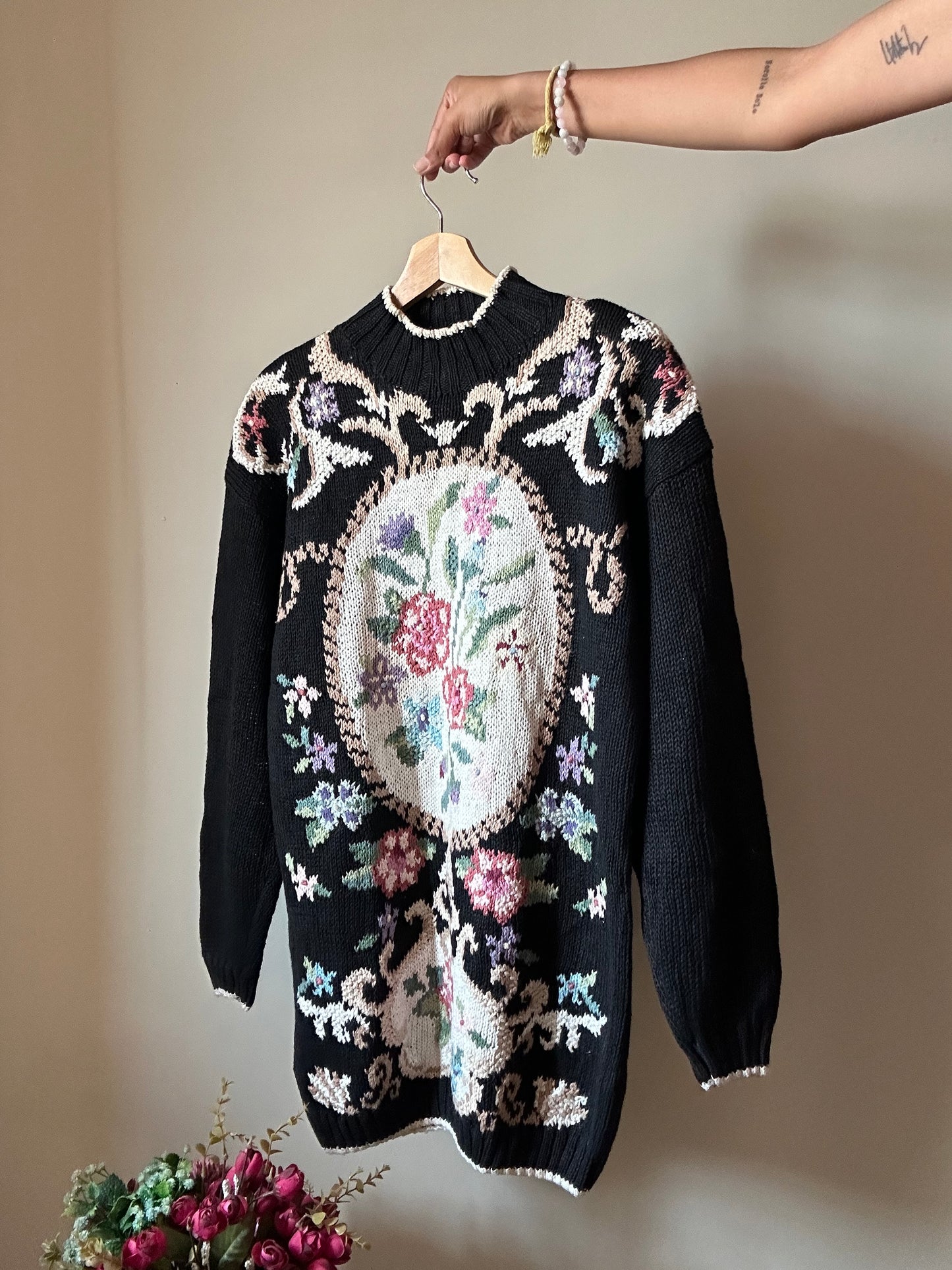 Beldochpopper Vintage Hand Embroidered Floral Pullover