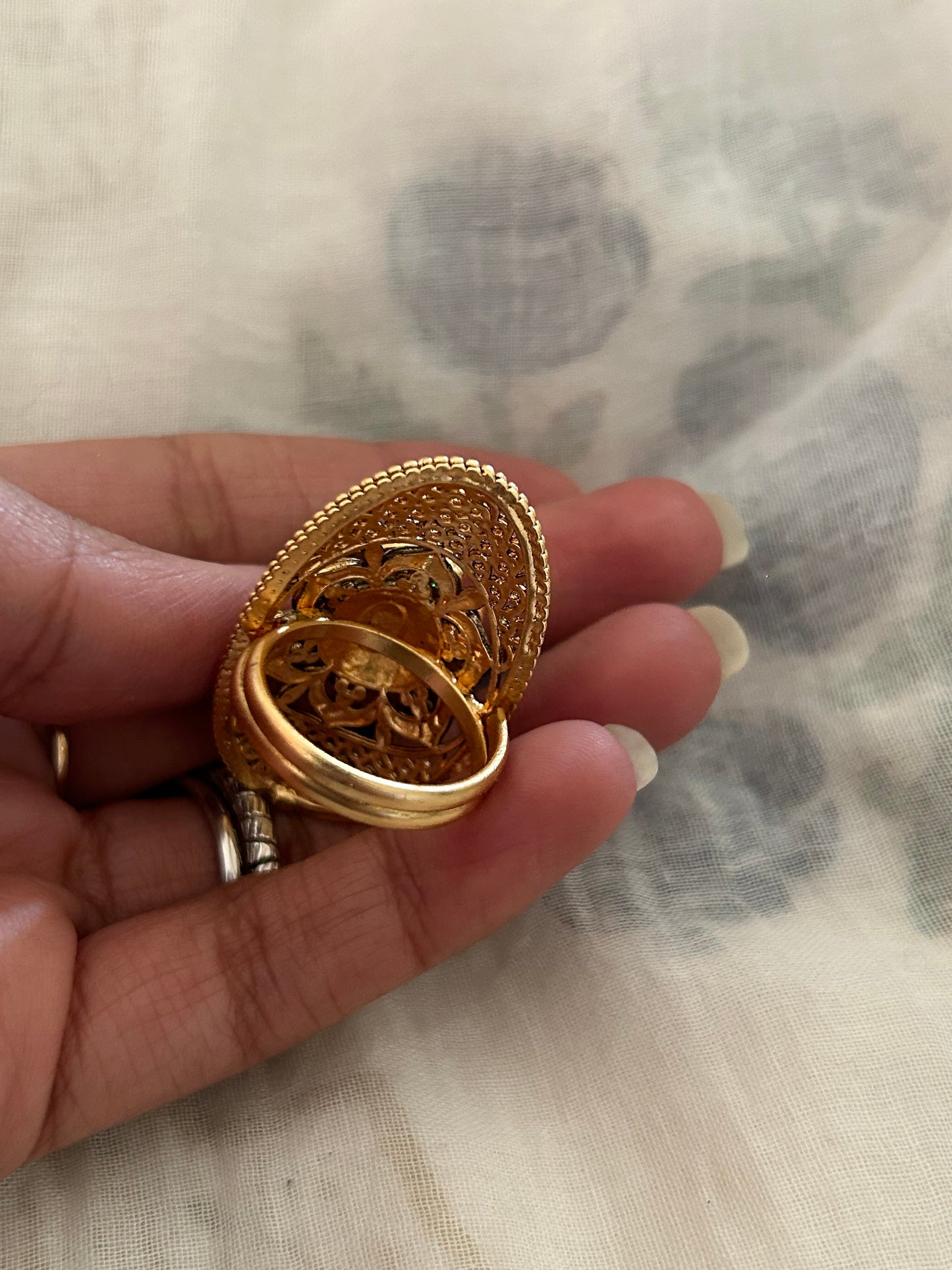 Idol Ring ( Peacock )