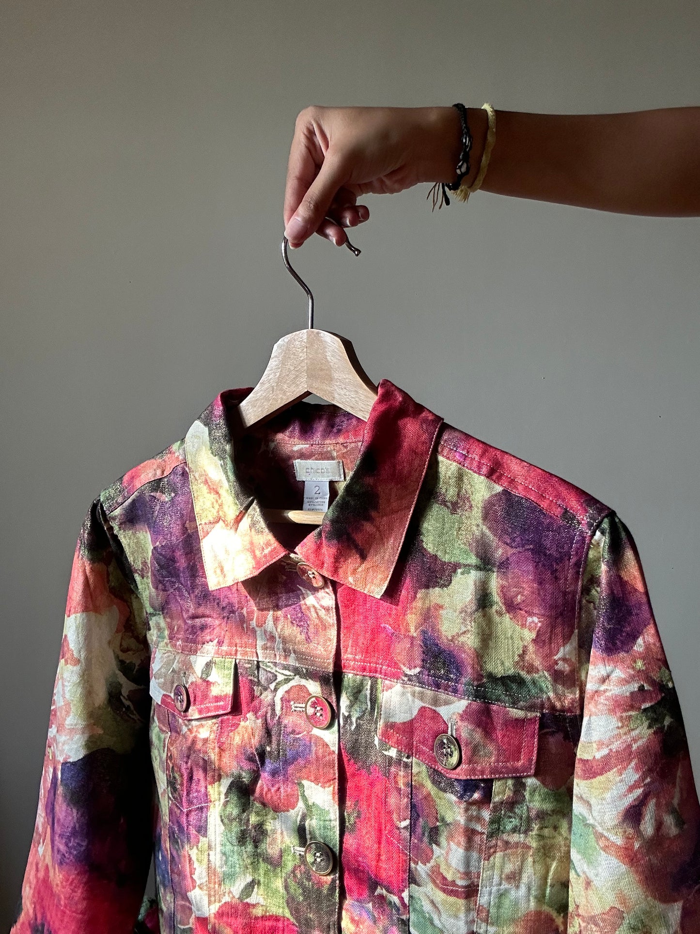 Chico’s Vintage Floral Shaket With Sheen