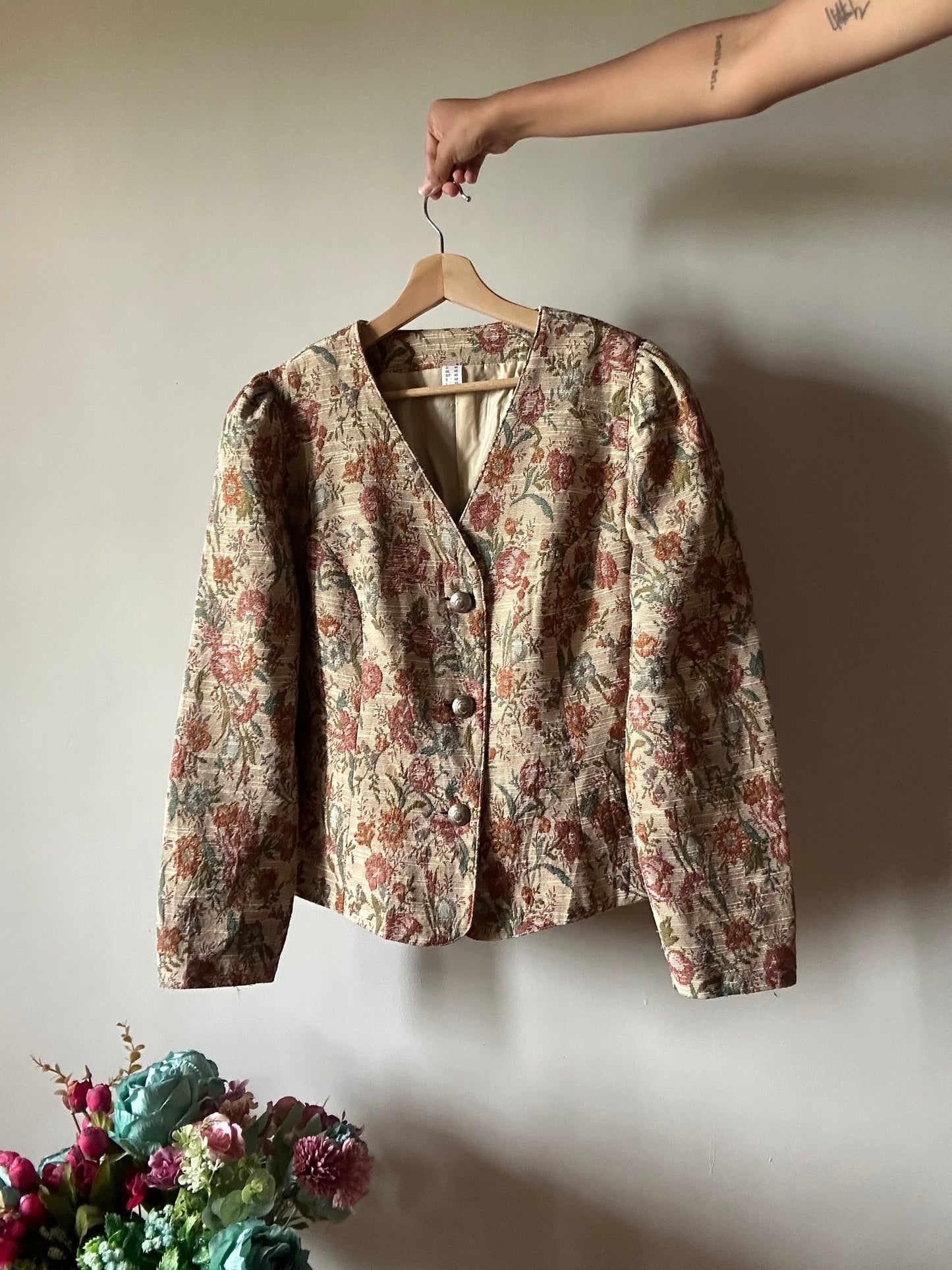 Vintage Floral Weaved Jacket With Gathered Sleeve Detail