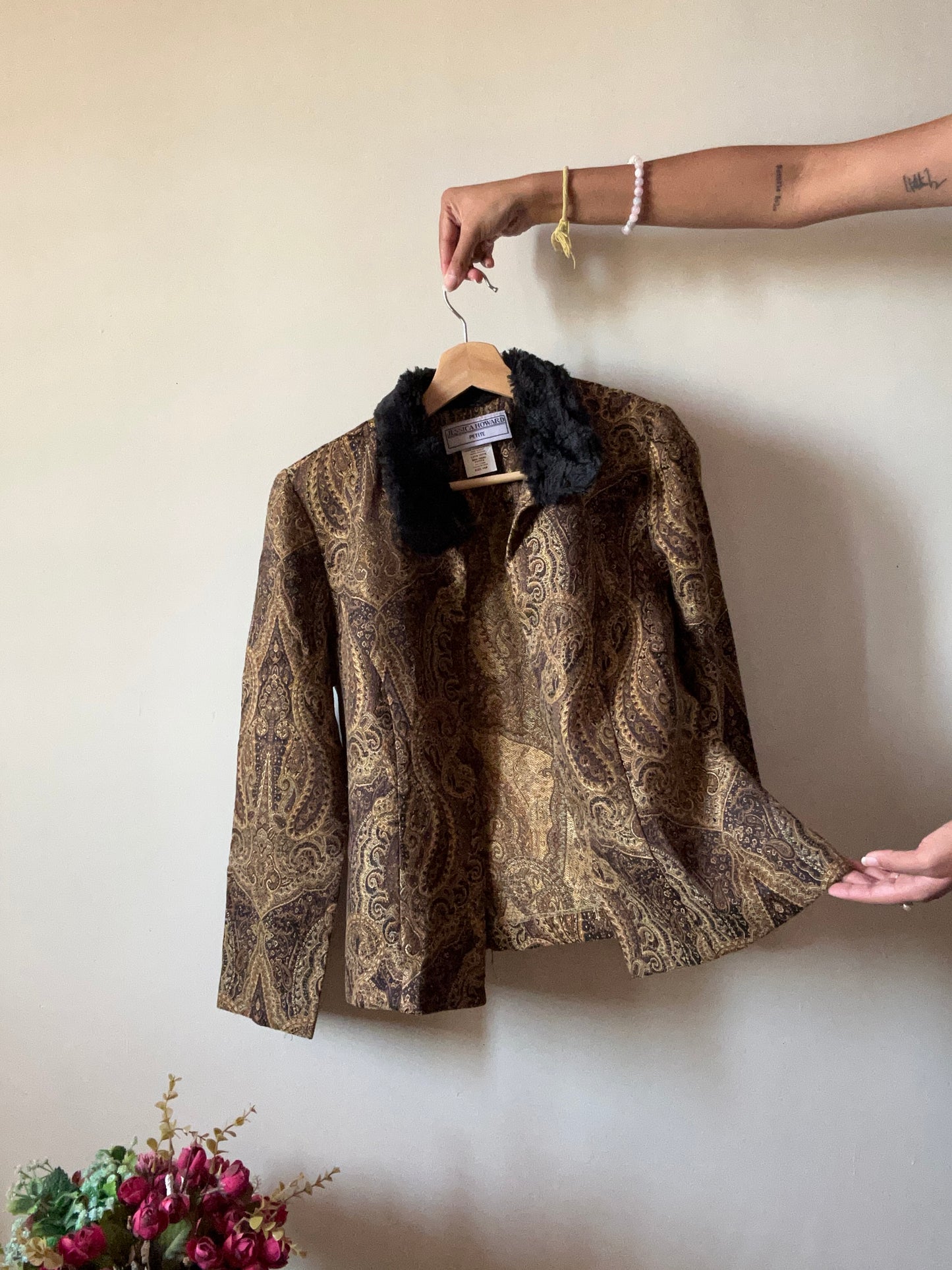 Vintage Jessica Howard Furry Collar Shrug