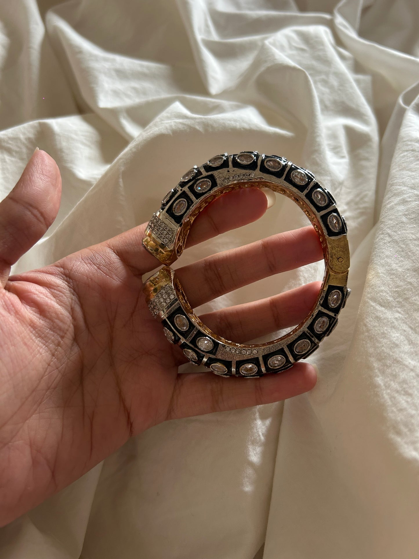 Zarkan stone diamond setting bracelet