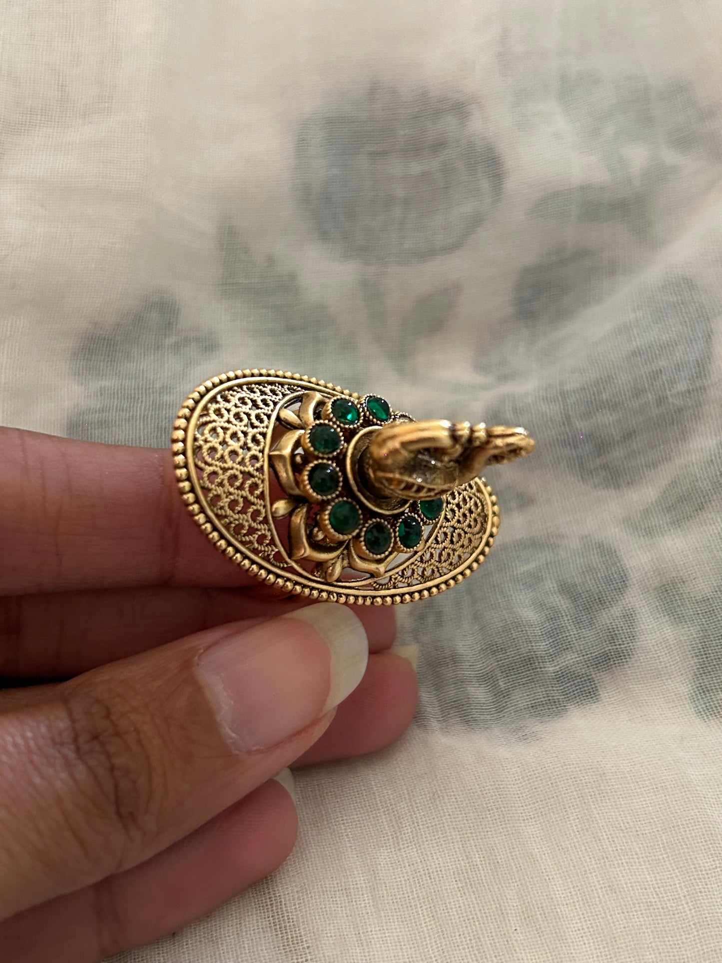 Idol Ring ( Peacock )