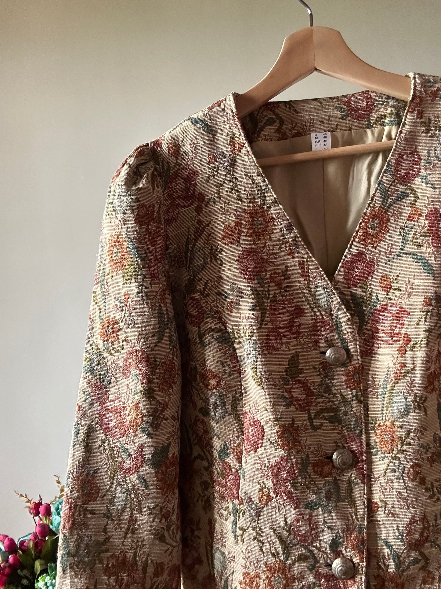 Vintage Floral Weaved Jacket With Gathered Sleeve Detail