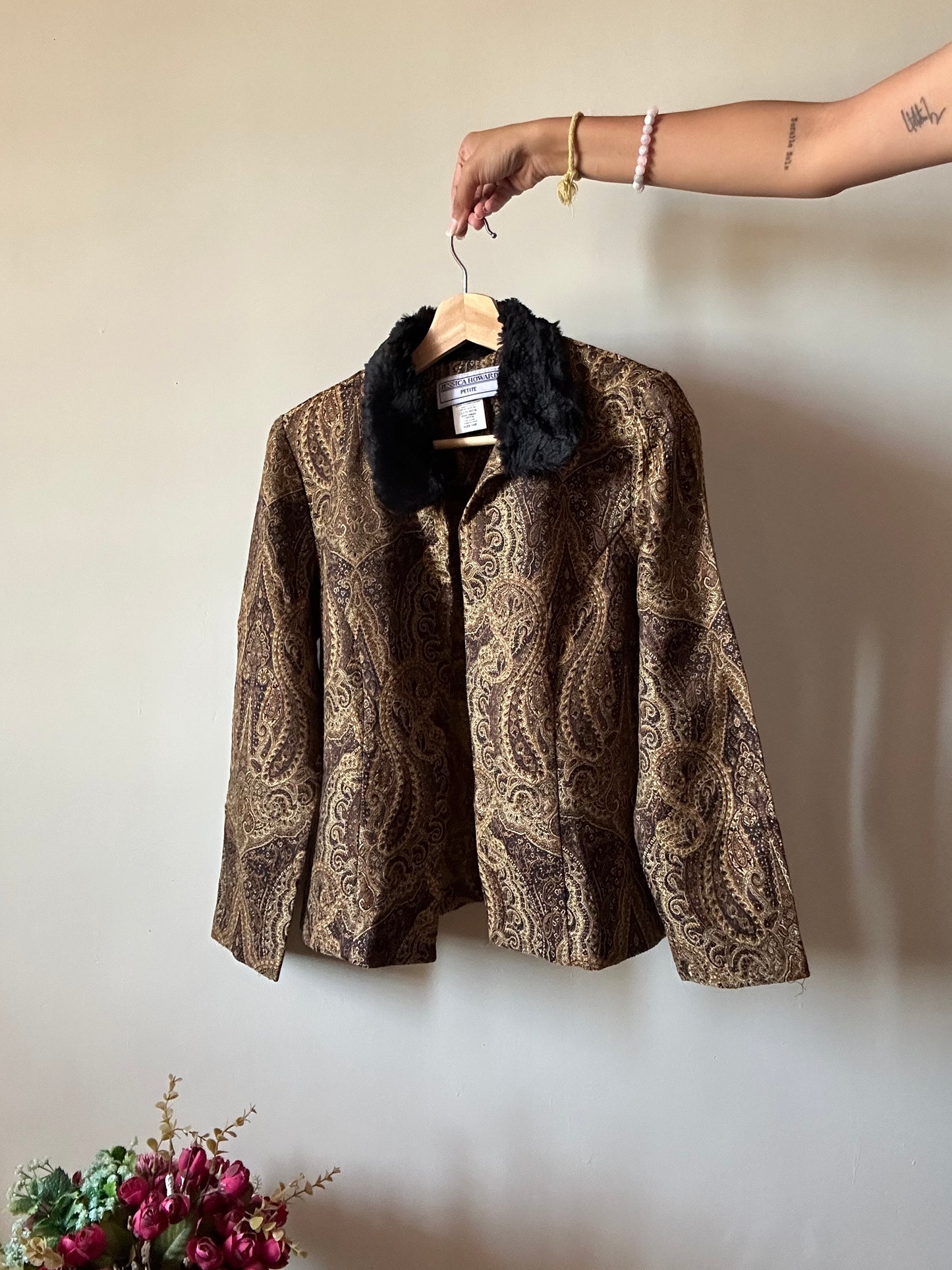 Vintage Jessica Howard Furry Collar Shrug
