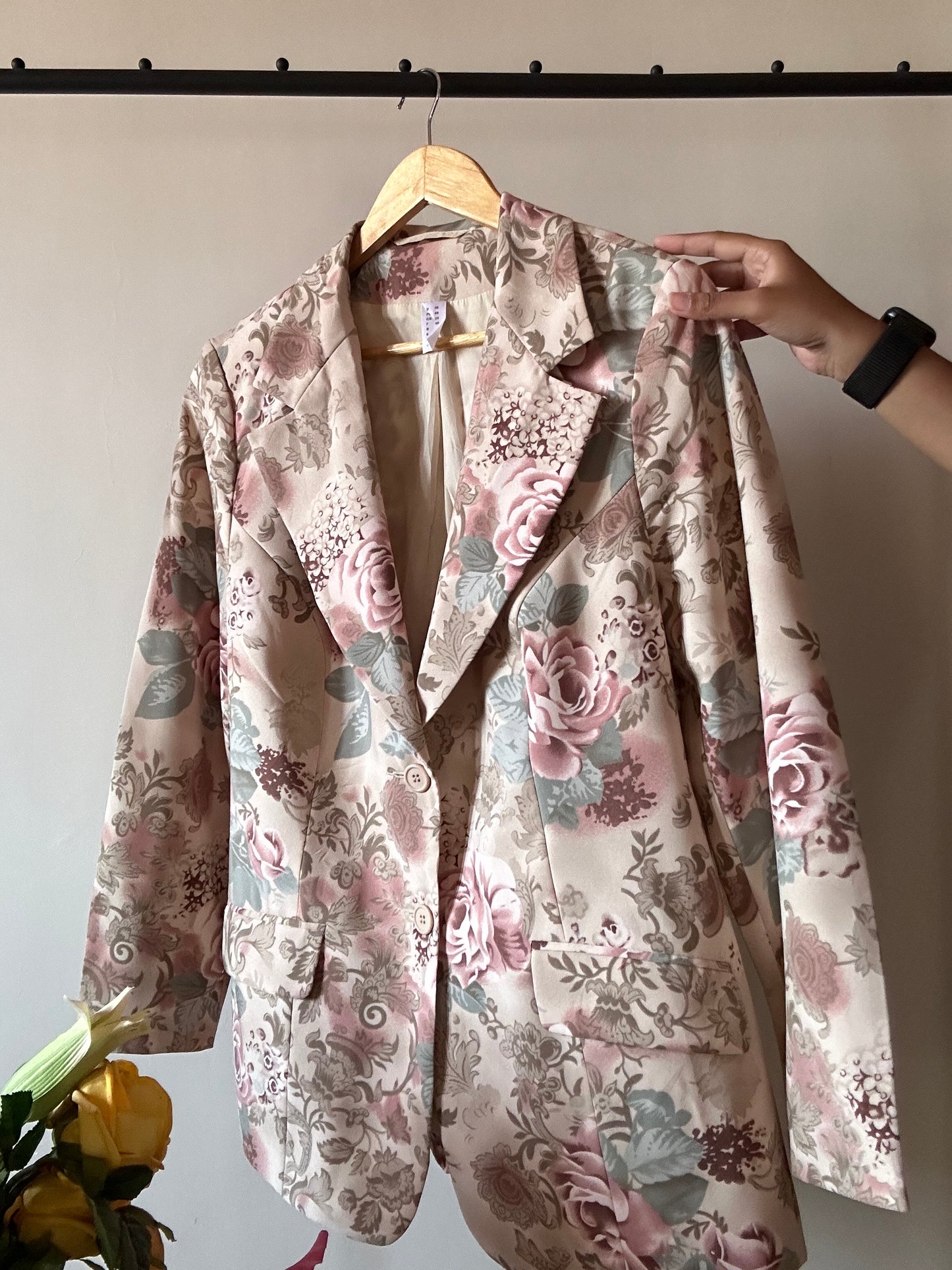 Abstract Vintage Floral Print Blazer