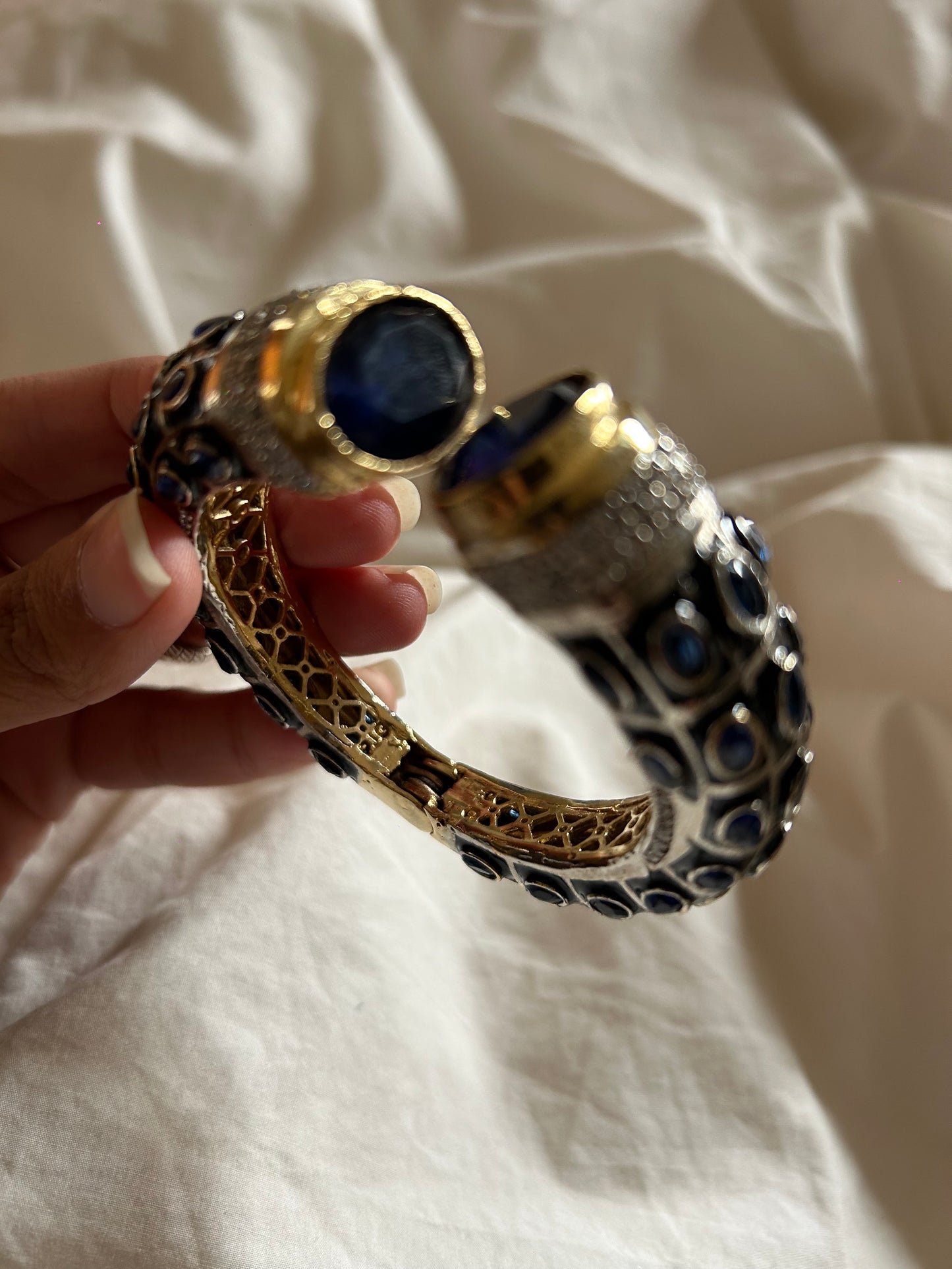 Blue Stone Setting Bracelet