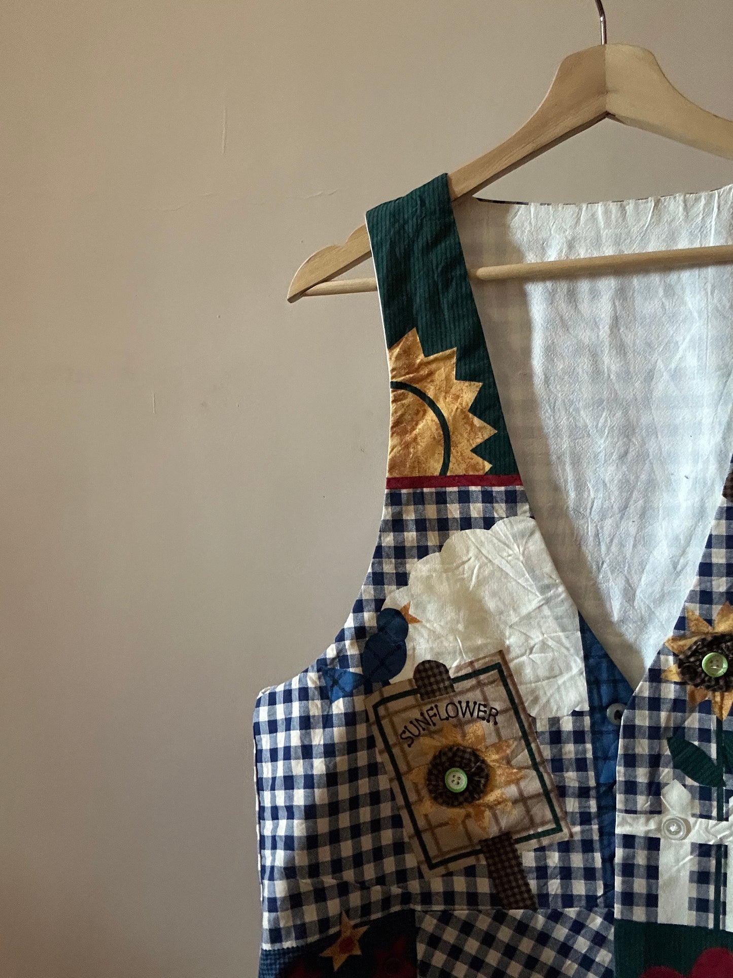 Cute Vintage Cotton Fabric Flower and Button Detail Vest