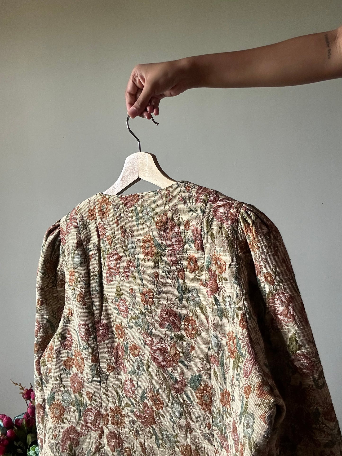 Vintage Floral Weaved Jacket With Gathered Sleeve Detail