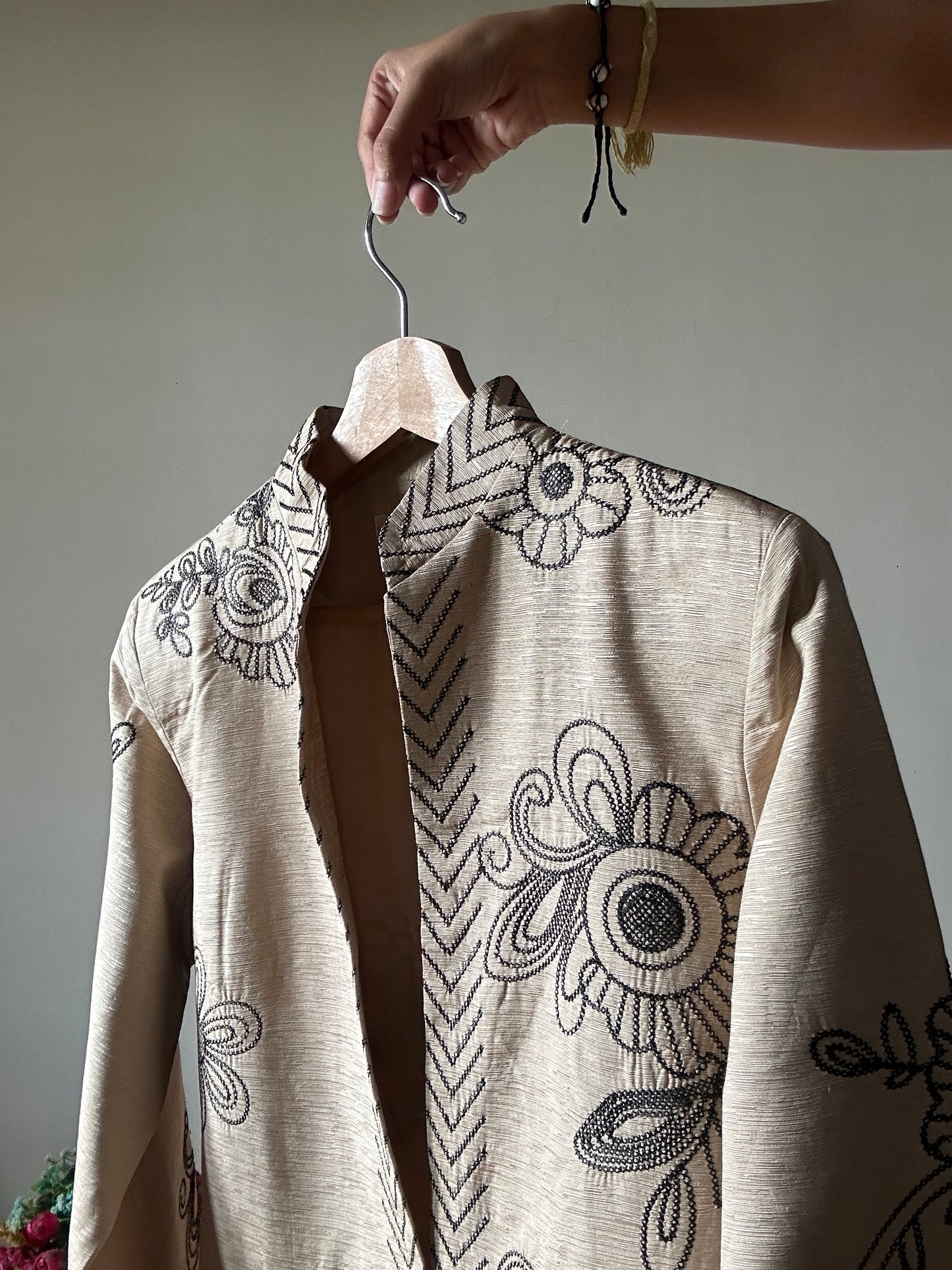 Vintage Susan Bristol Embroidered Shaket