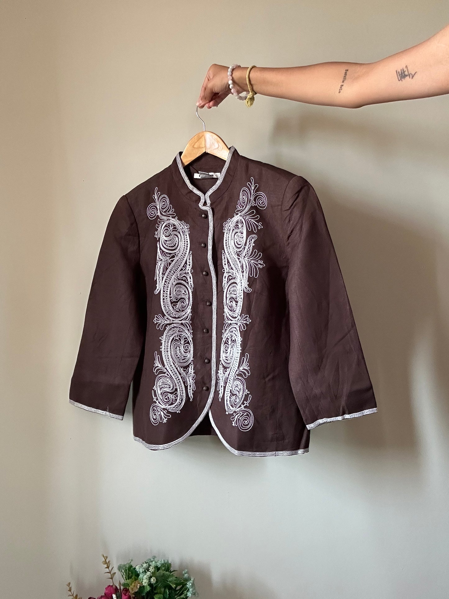 NYCARD Vintage Embroidered Shaket