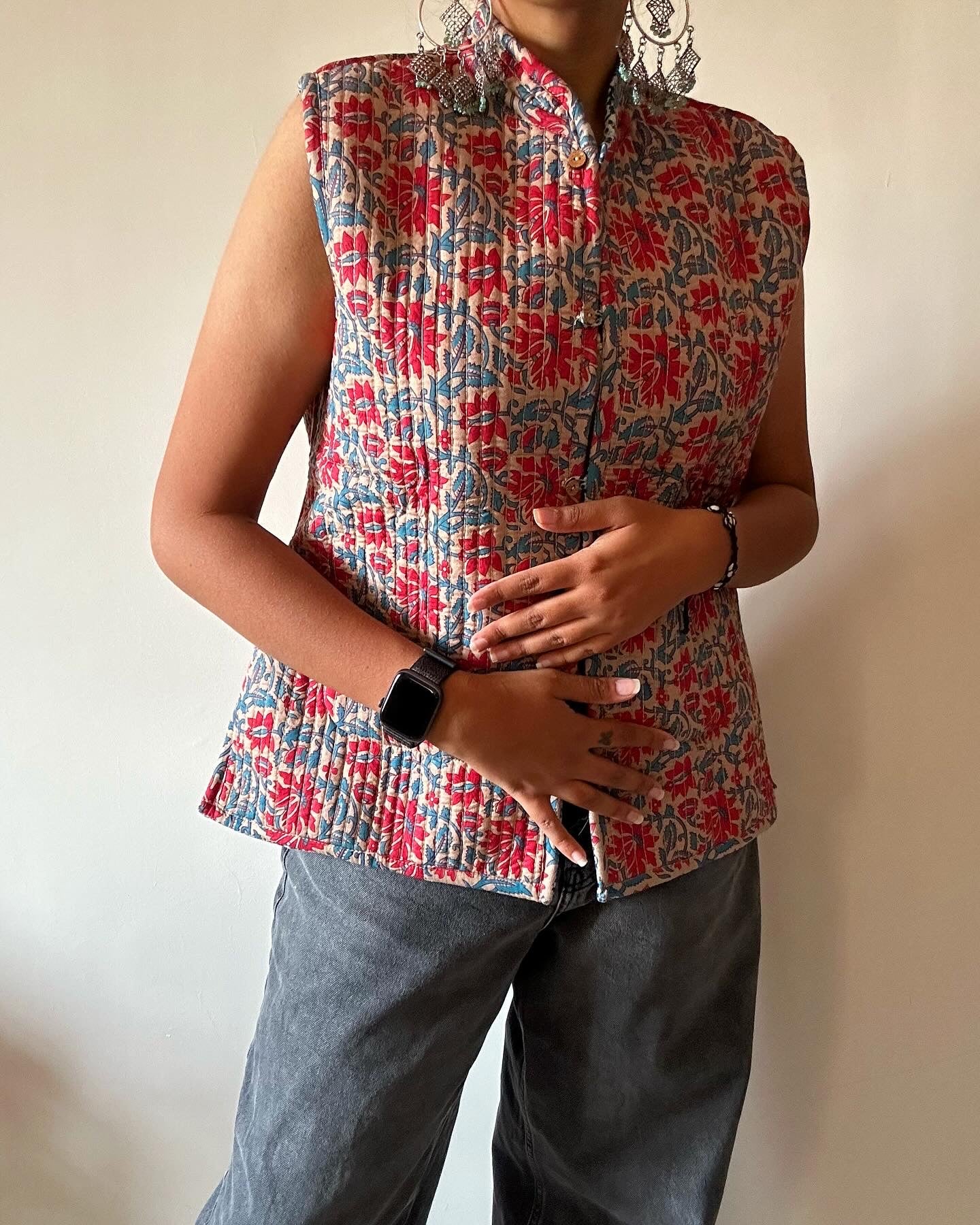 Cotton Quilted Reversible Vest In Abstract Pattern Print