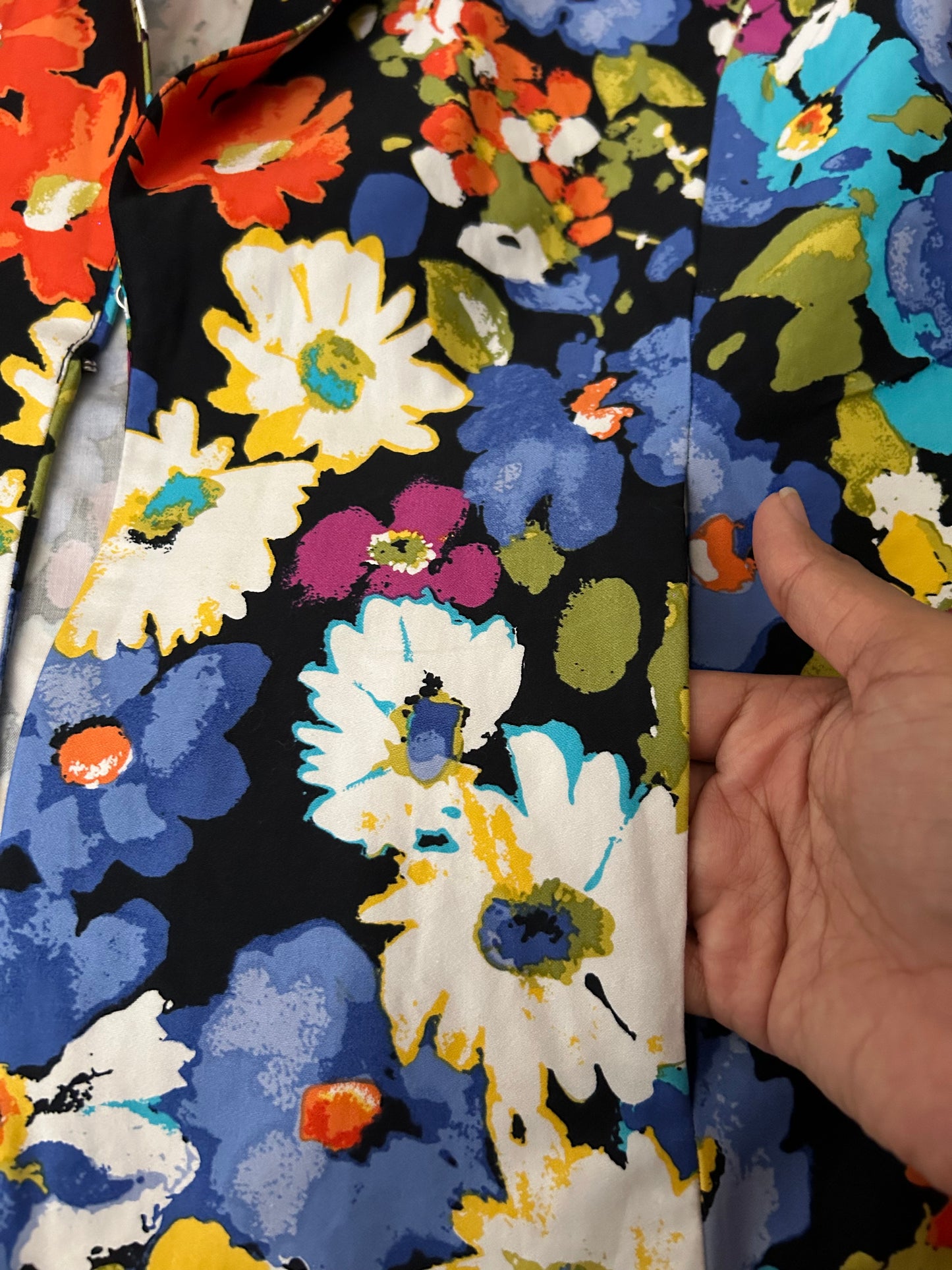 Erin London Vintage One Hook Closer Floral Print Shaket