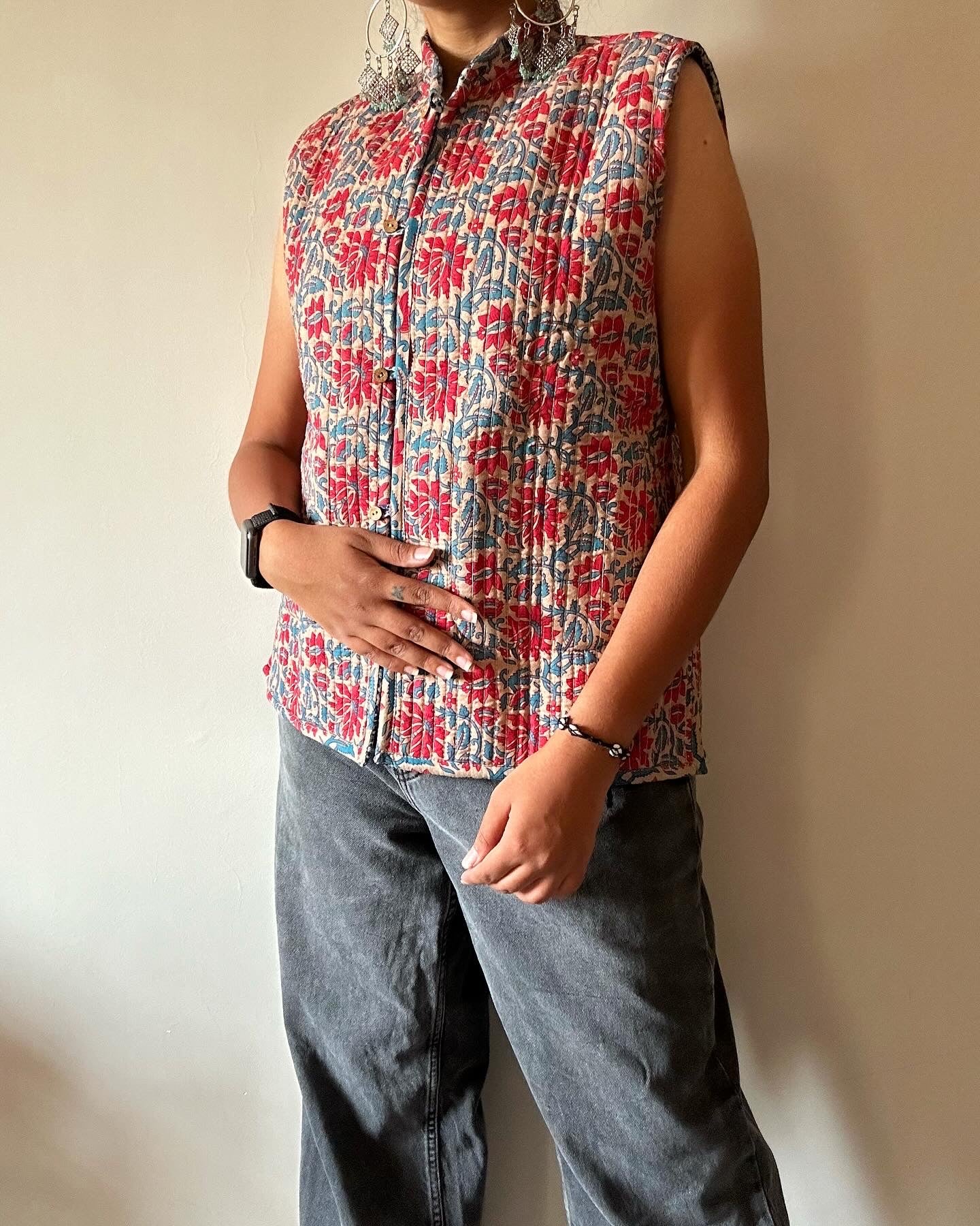 Cotton Quilted Reversible Vest In Abstract Pattern Print
