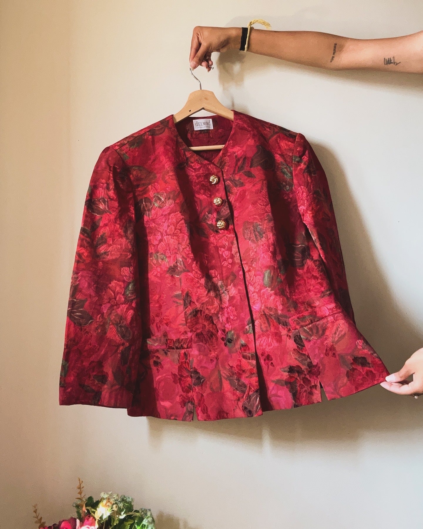 Delmod Vintage Floral and Textured Shaket