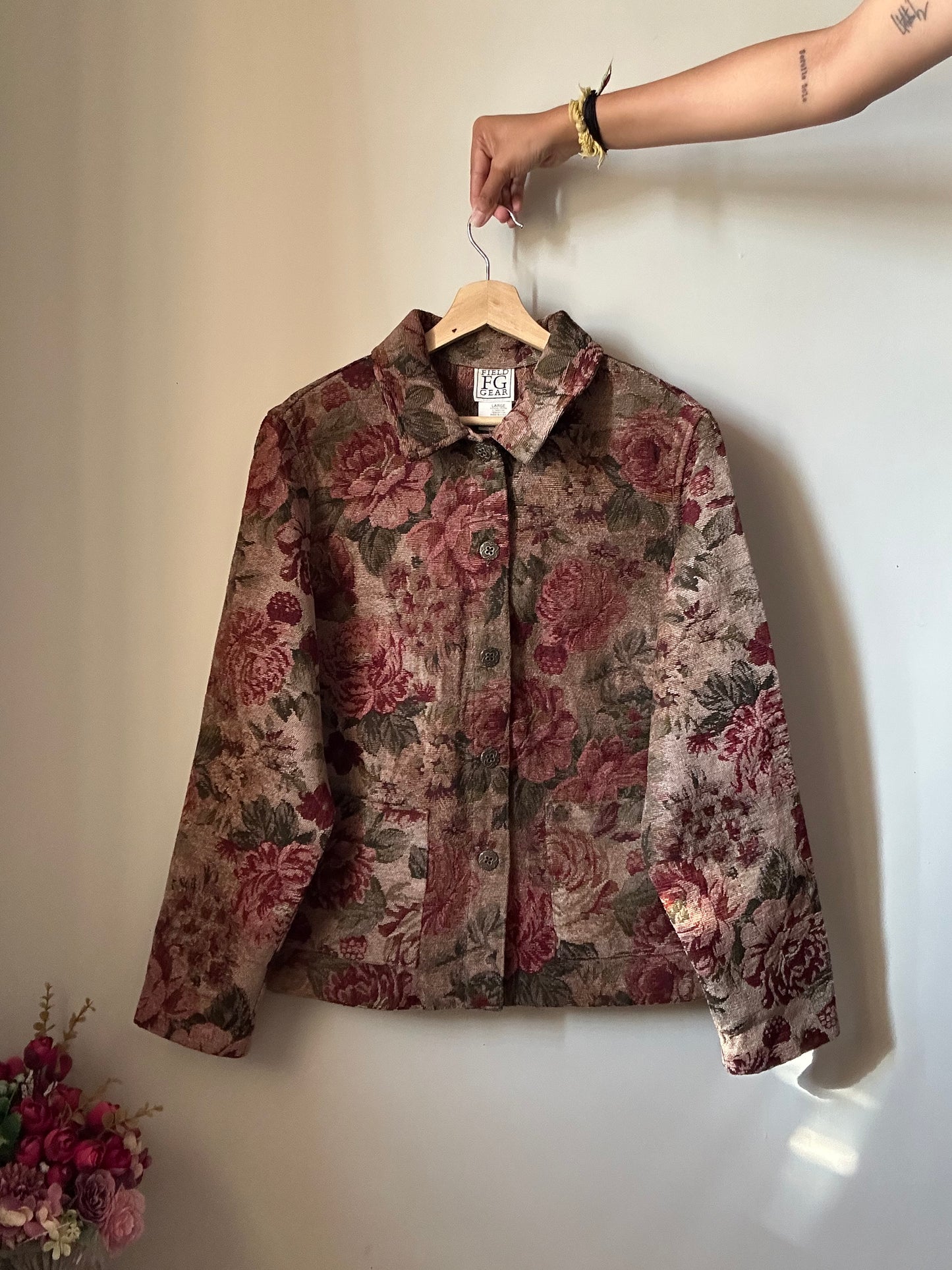 Vintage Field Gear Rose Weaved Shaket
