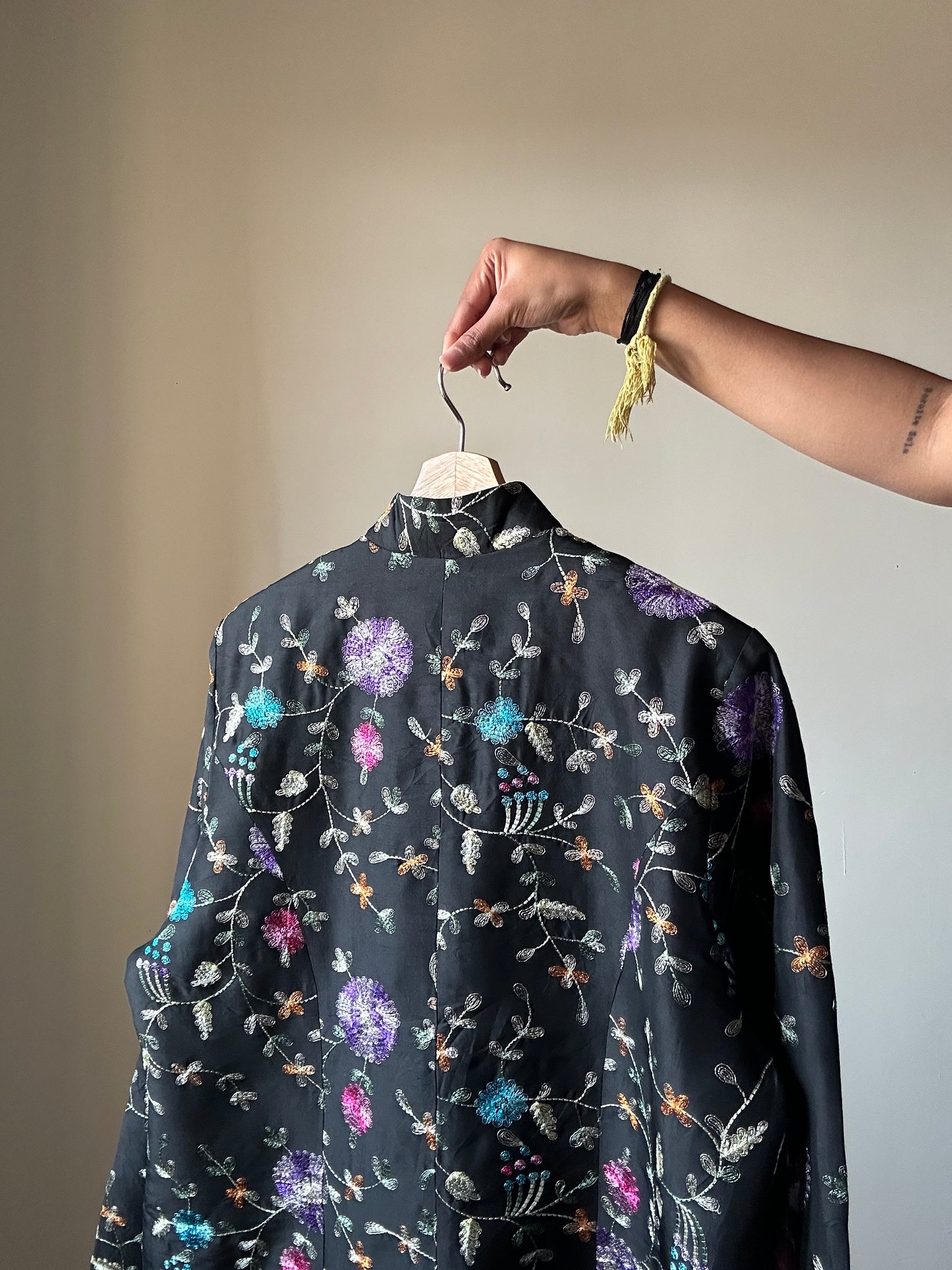 Vintage Dressbarn All Embroidered Shaket