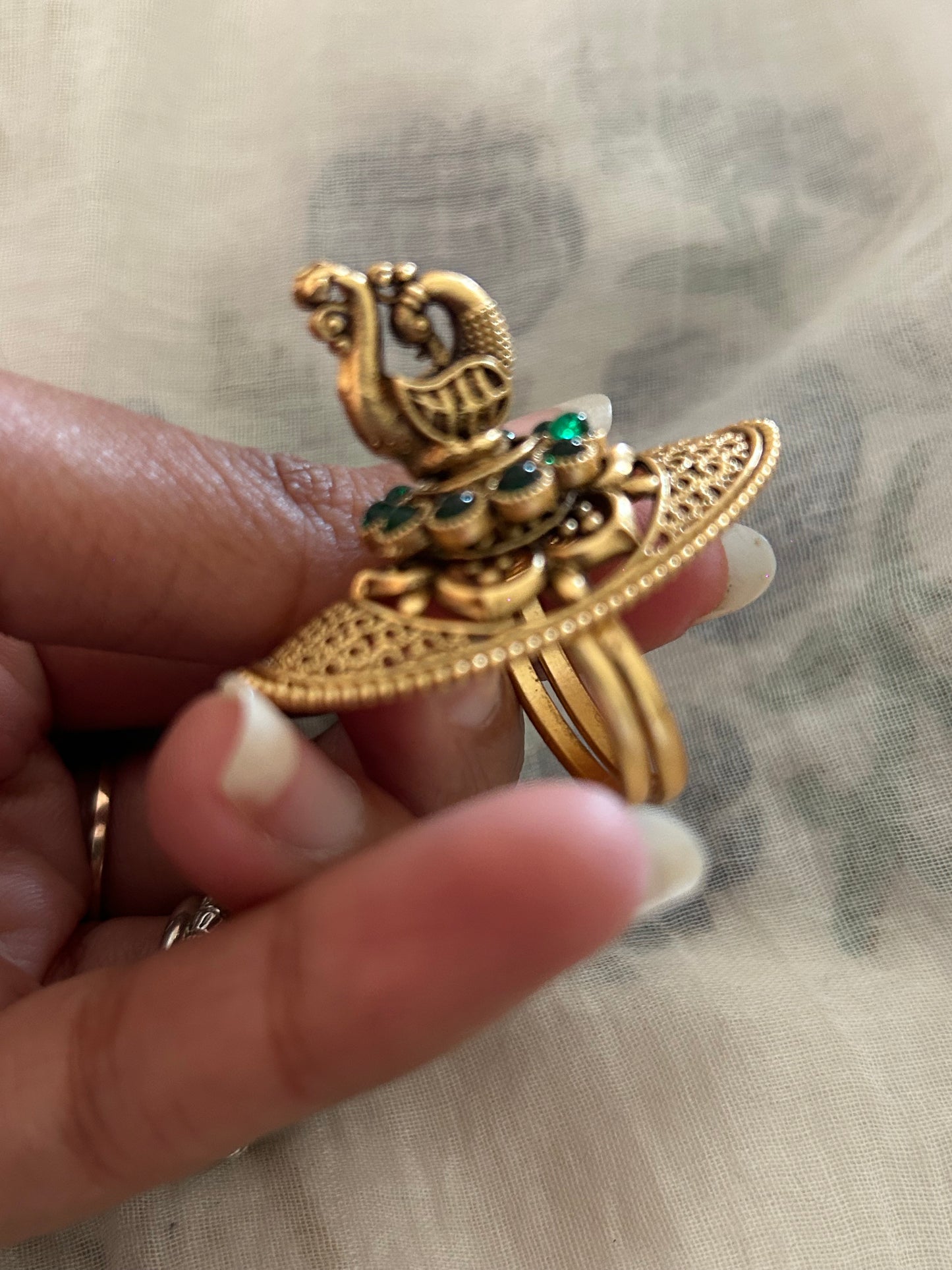 Idol Ring ( Peacock )