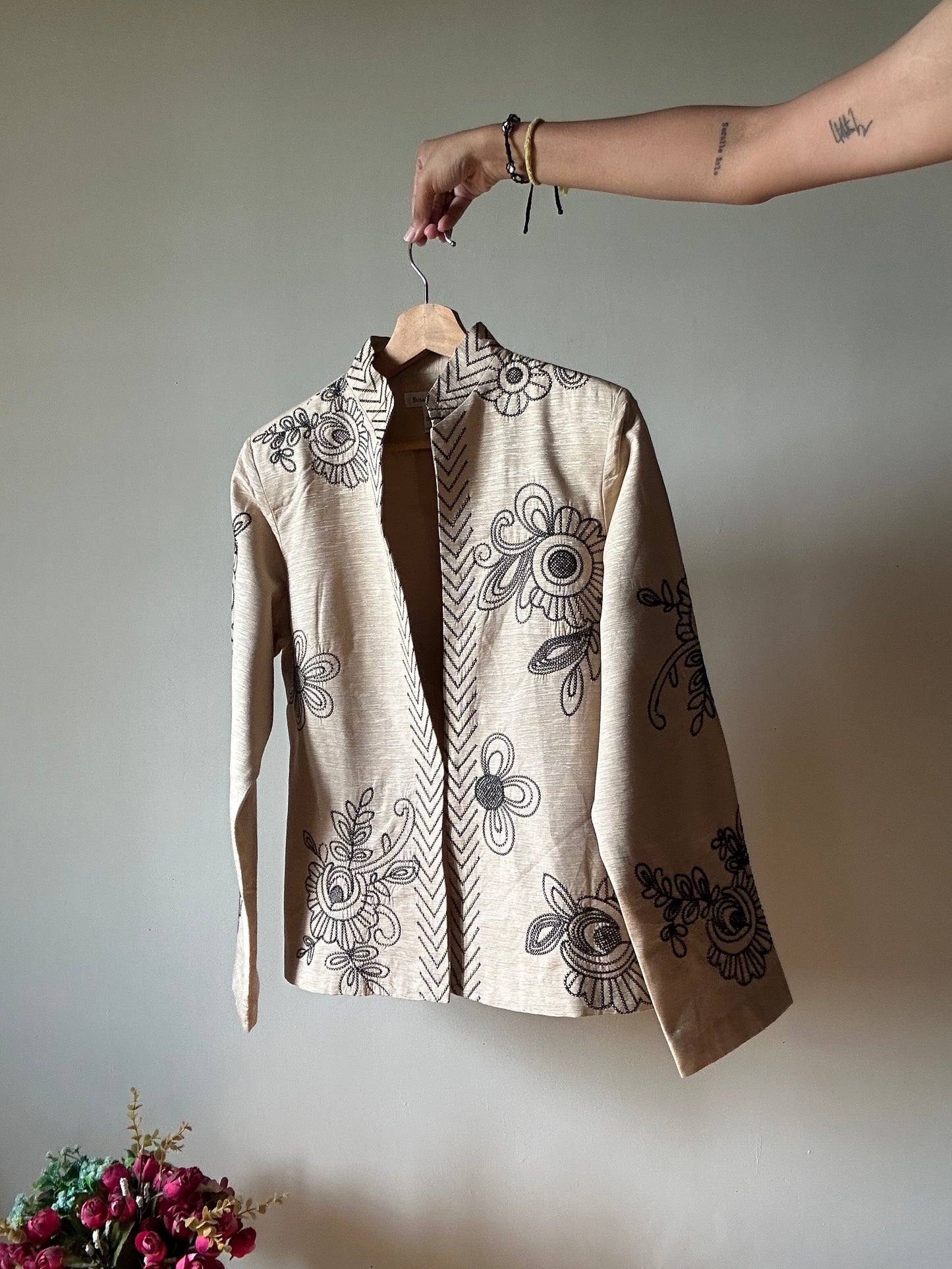 Vintage Susan Bristol Embroidered Shaket