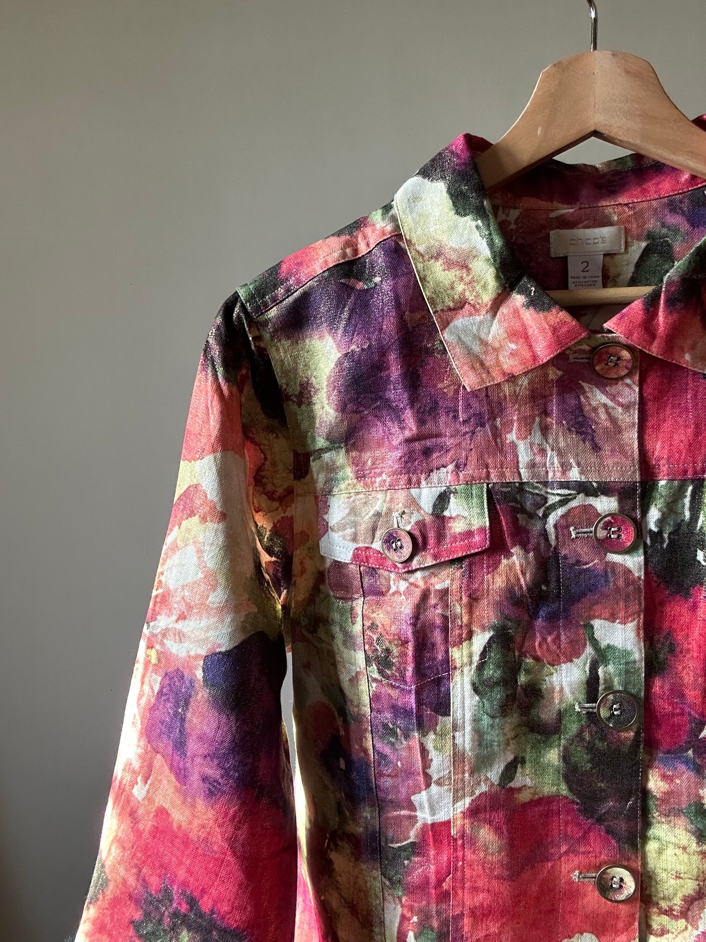 Chico’s Vintage Floral Shaket With Sheen