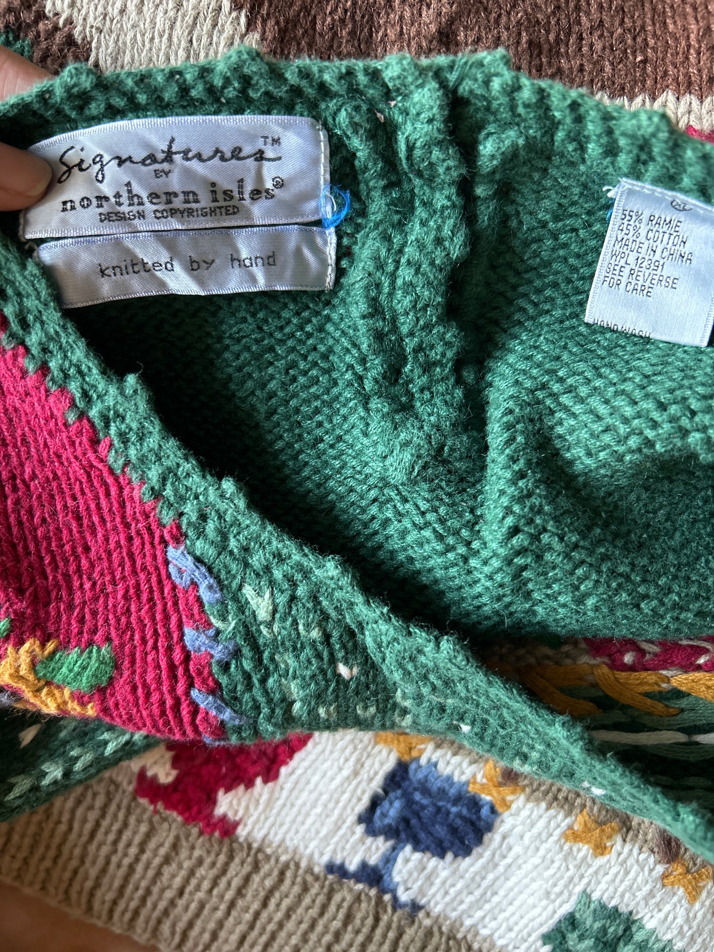 Signatures By Northern Isles Vintage Little House Pullover