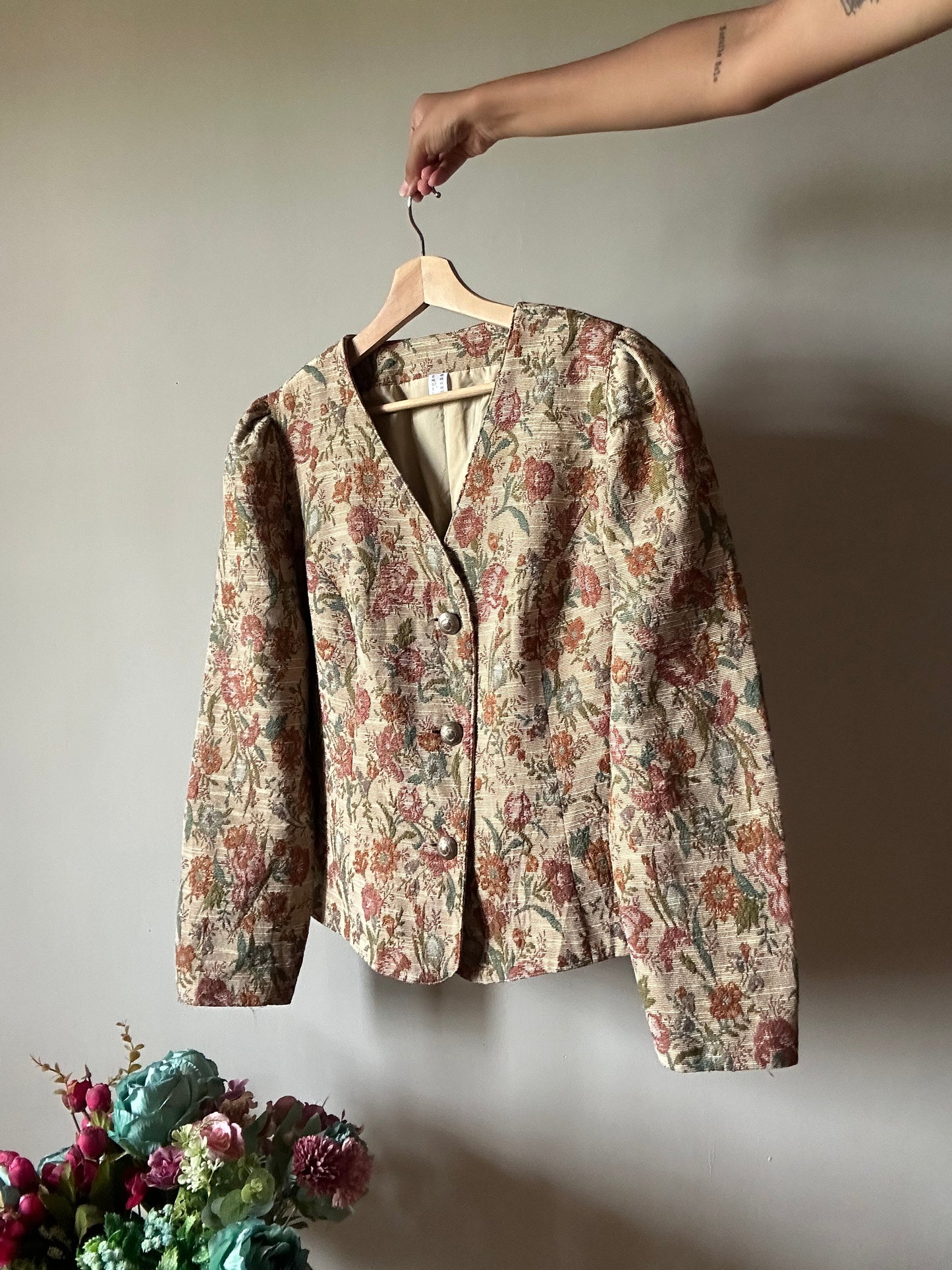 Vintage Floral Weaved Jacket With Gathered Sleeve Detail