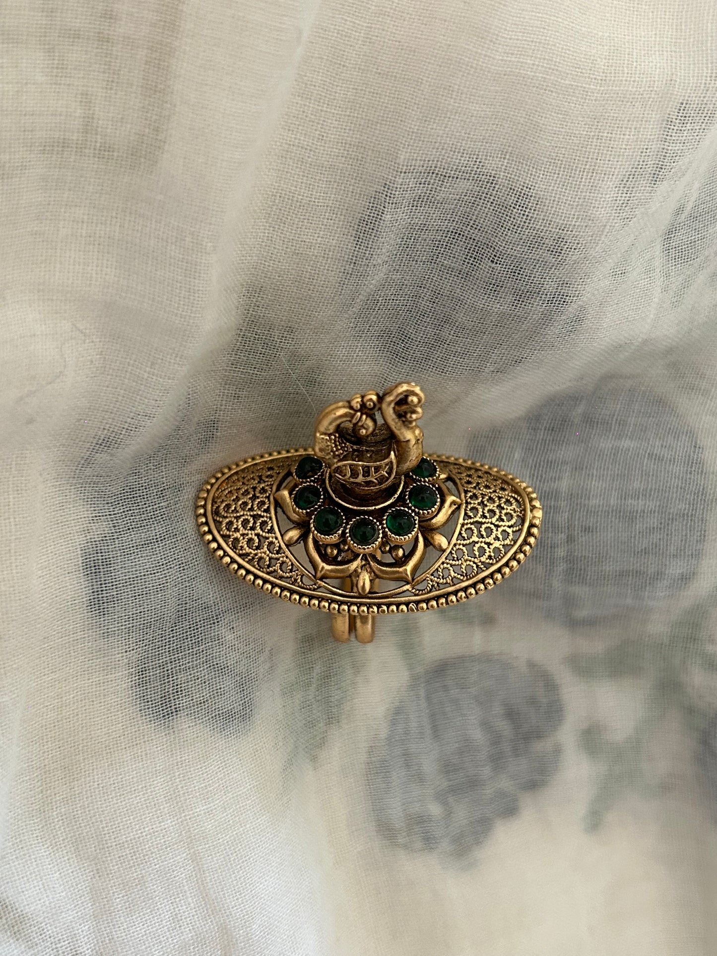 Idol Ring ( Peacock )