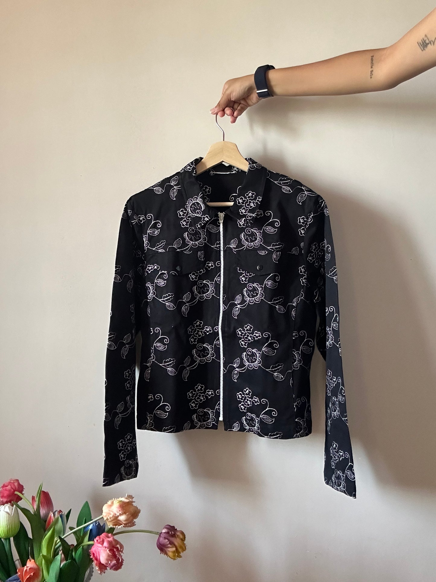 Vintage All Floral Embroidered Denim Shaket With Front Zipper Closer