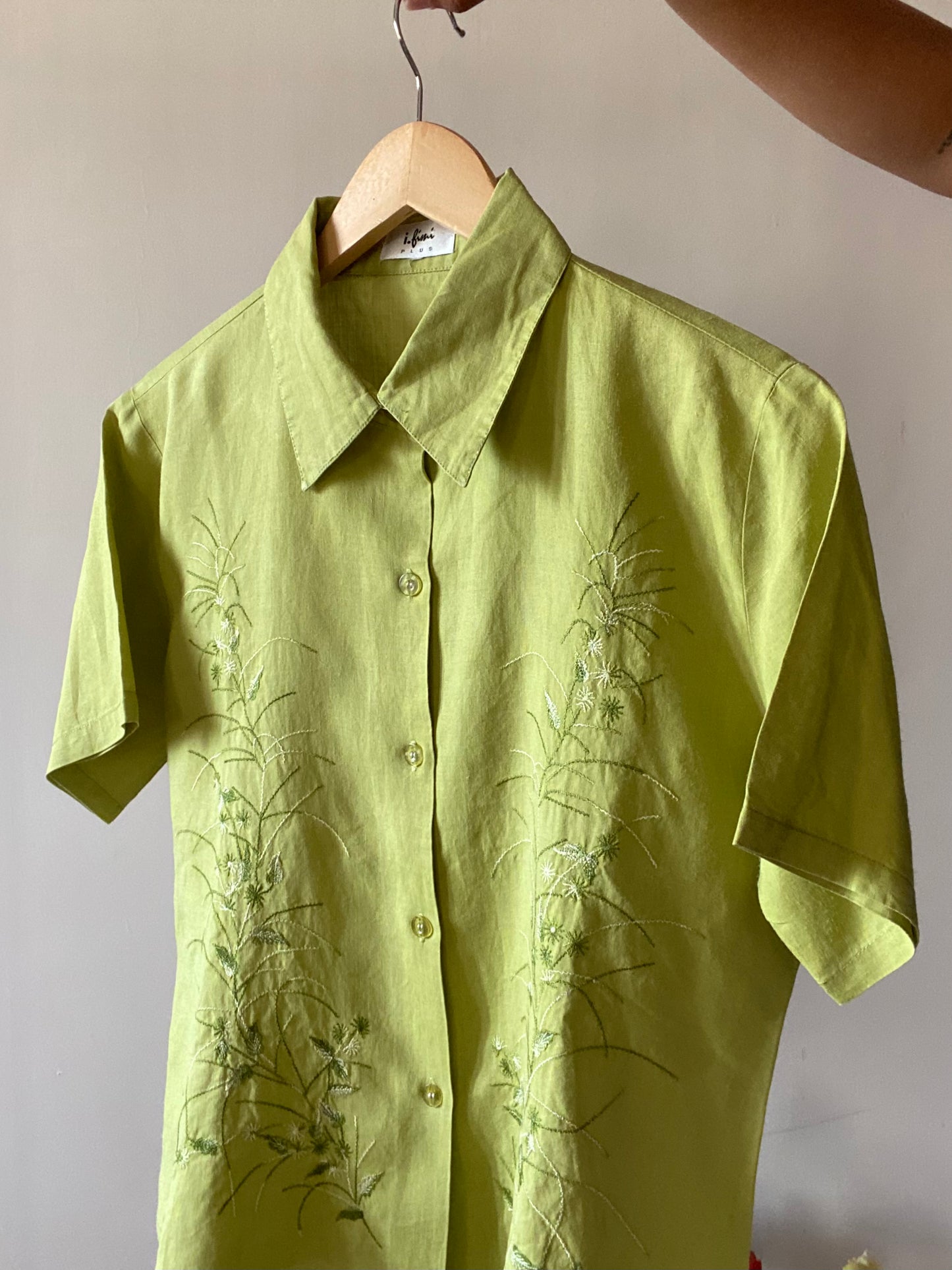 Leaf Embroidered Linen Vintage Shirt