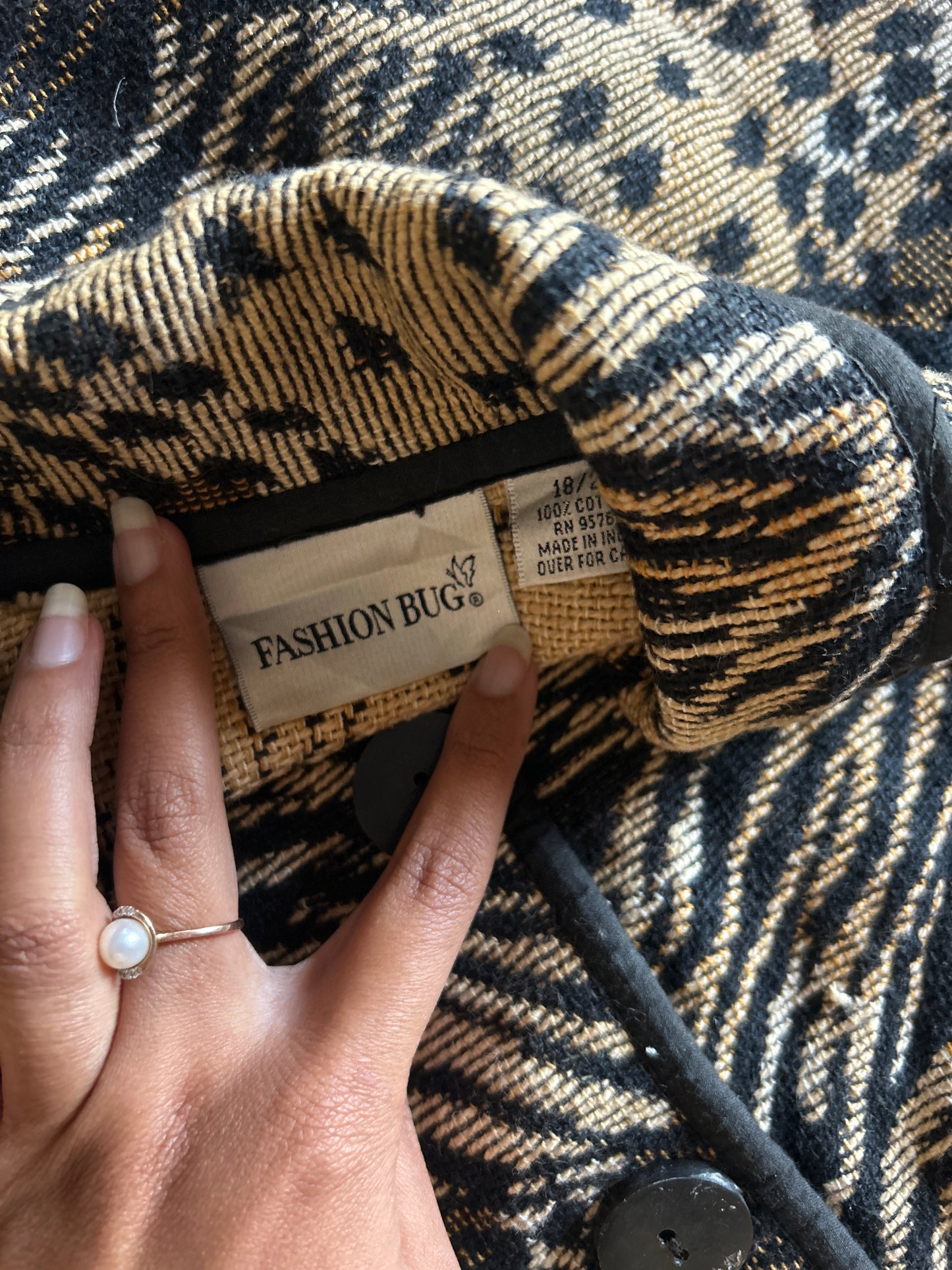 Vintage Fashion Bug Animal Print All Weaved Shaket