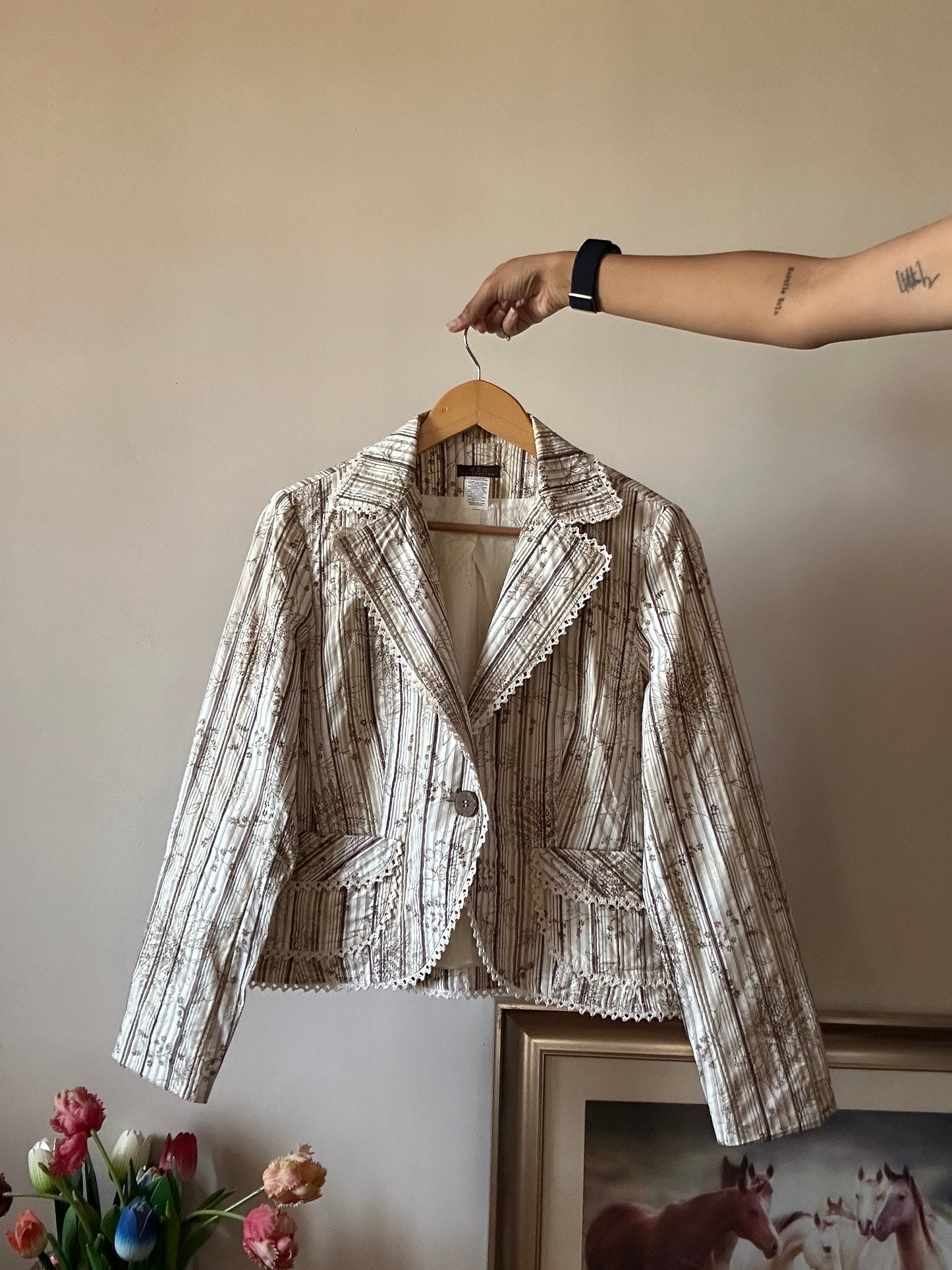 Vintage Vex Collection Blazer With Floral Print and Lace Detail