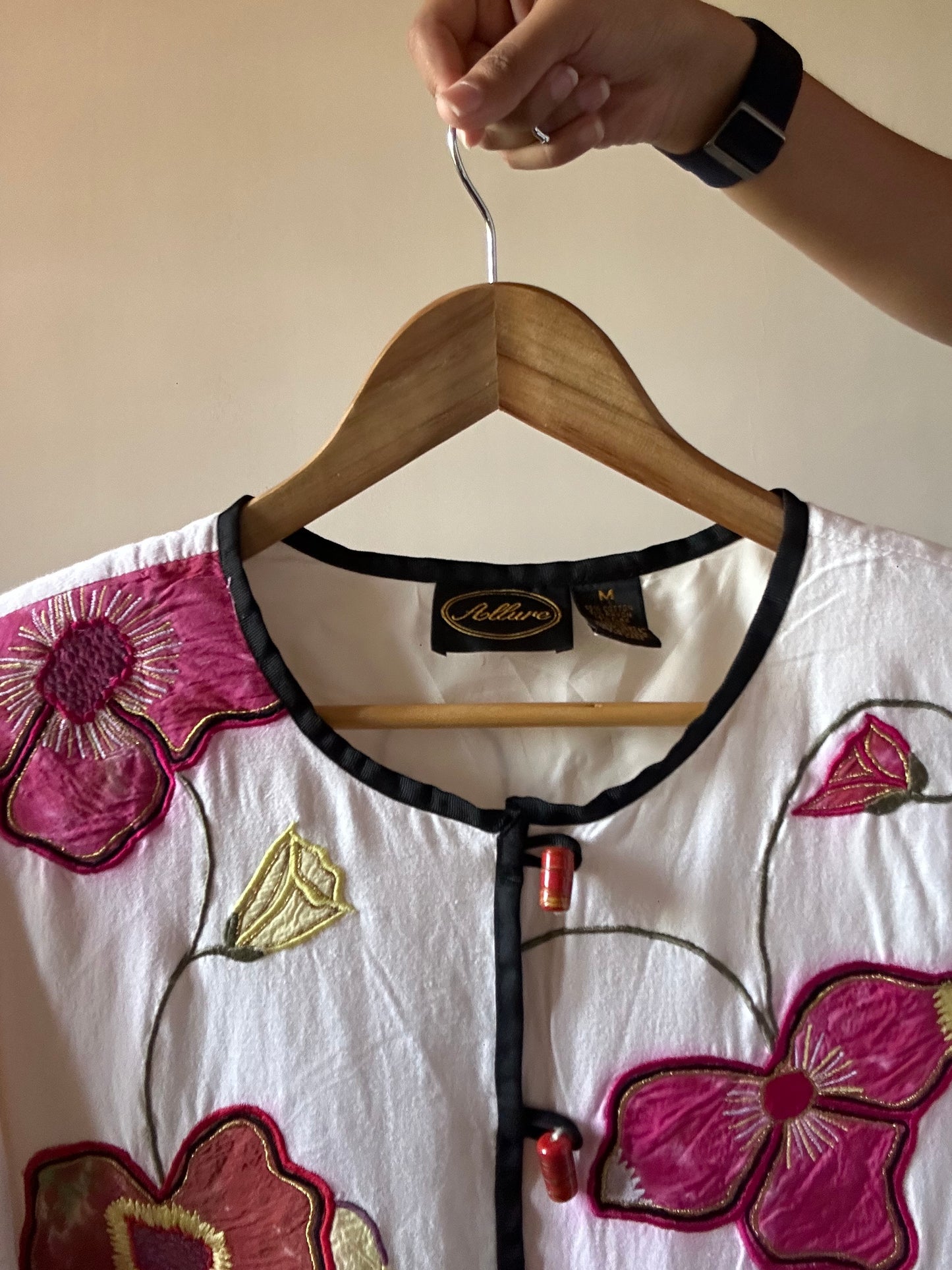 Allure Vintage Embroidered Bleed Effect Shaket