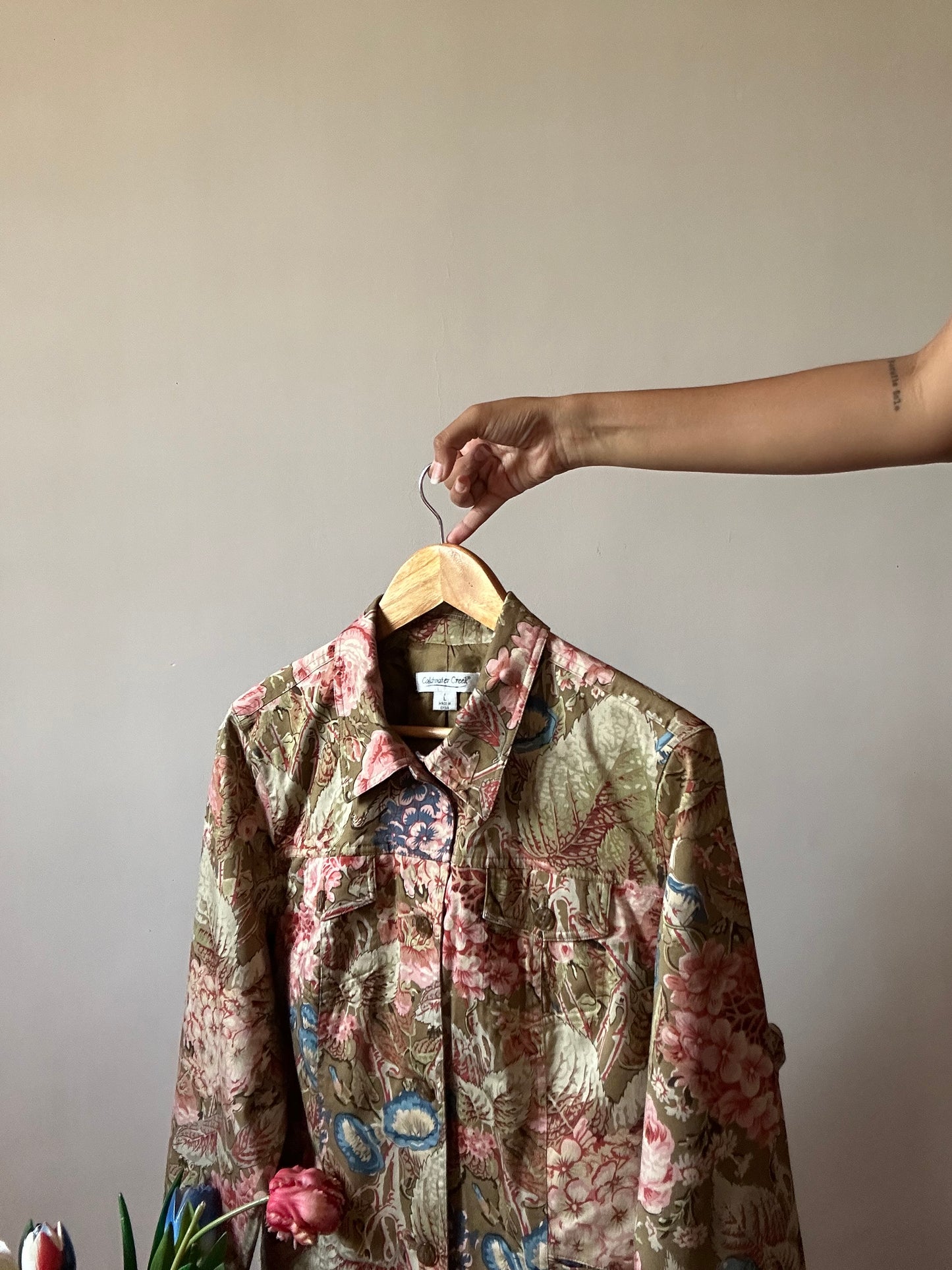 Coldwater Creek Vintage Floral Jungle Print Shaket