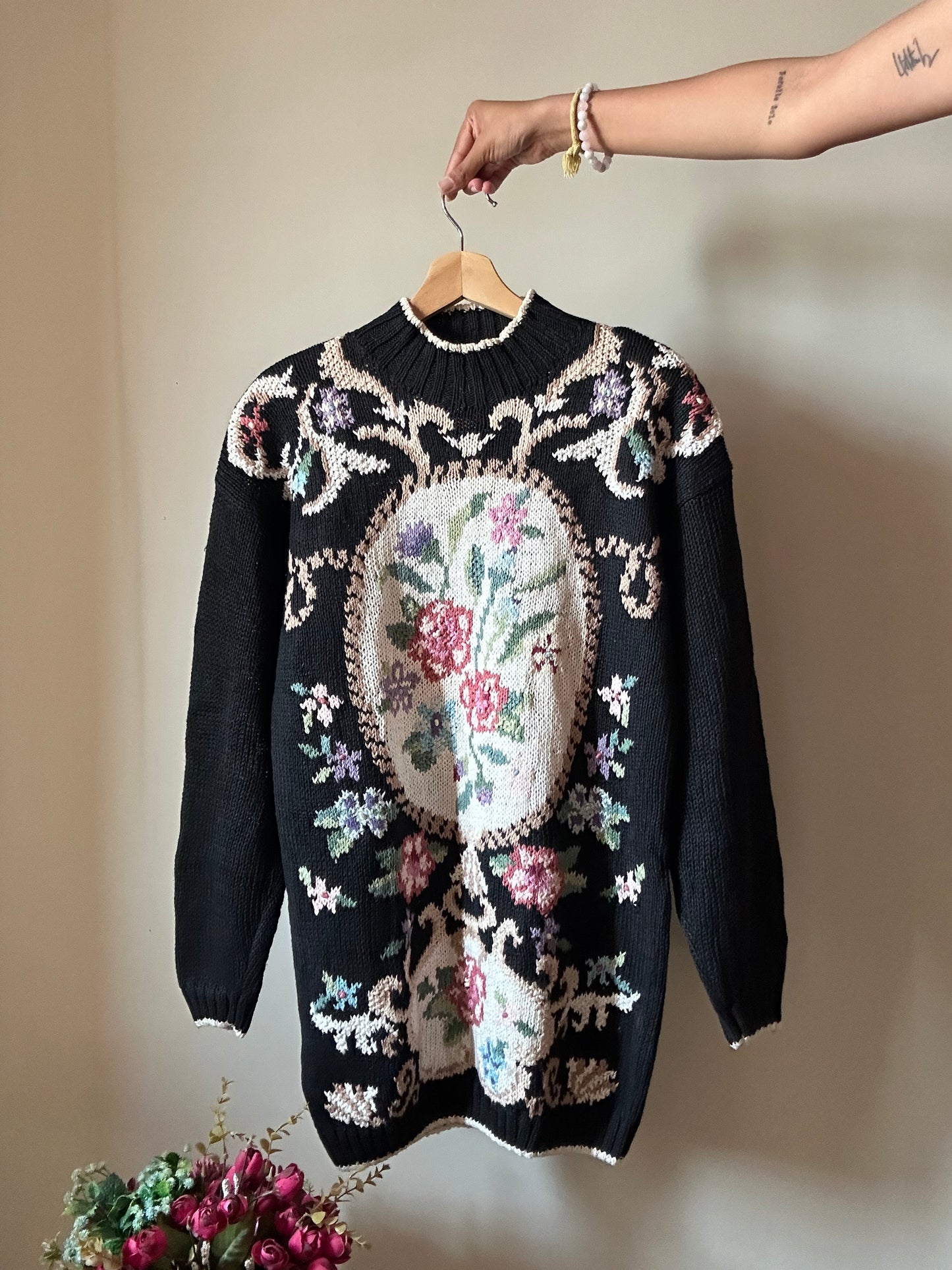 Beldochpopper Vintage Hand Embroidered Floral Pullover