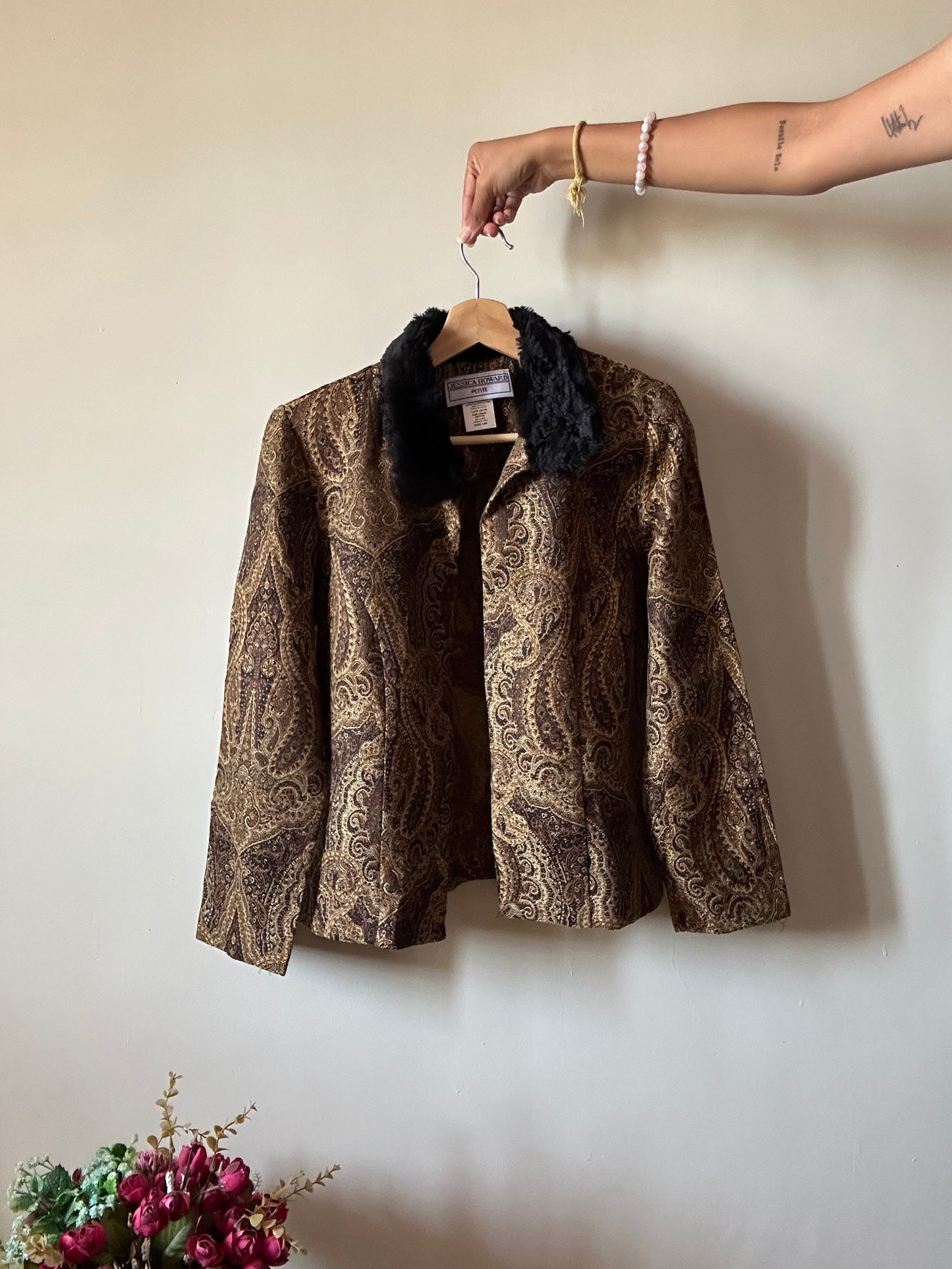 Vintage Jessica Howard Furry Collar Shrug