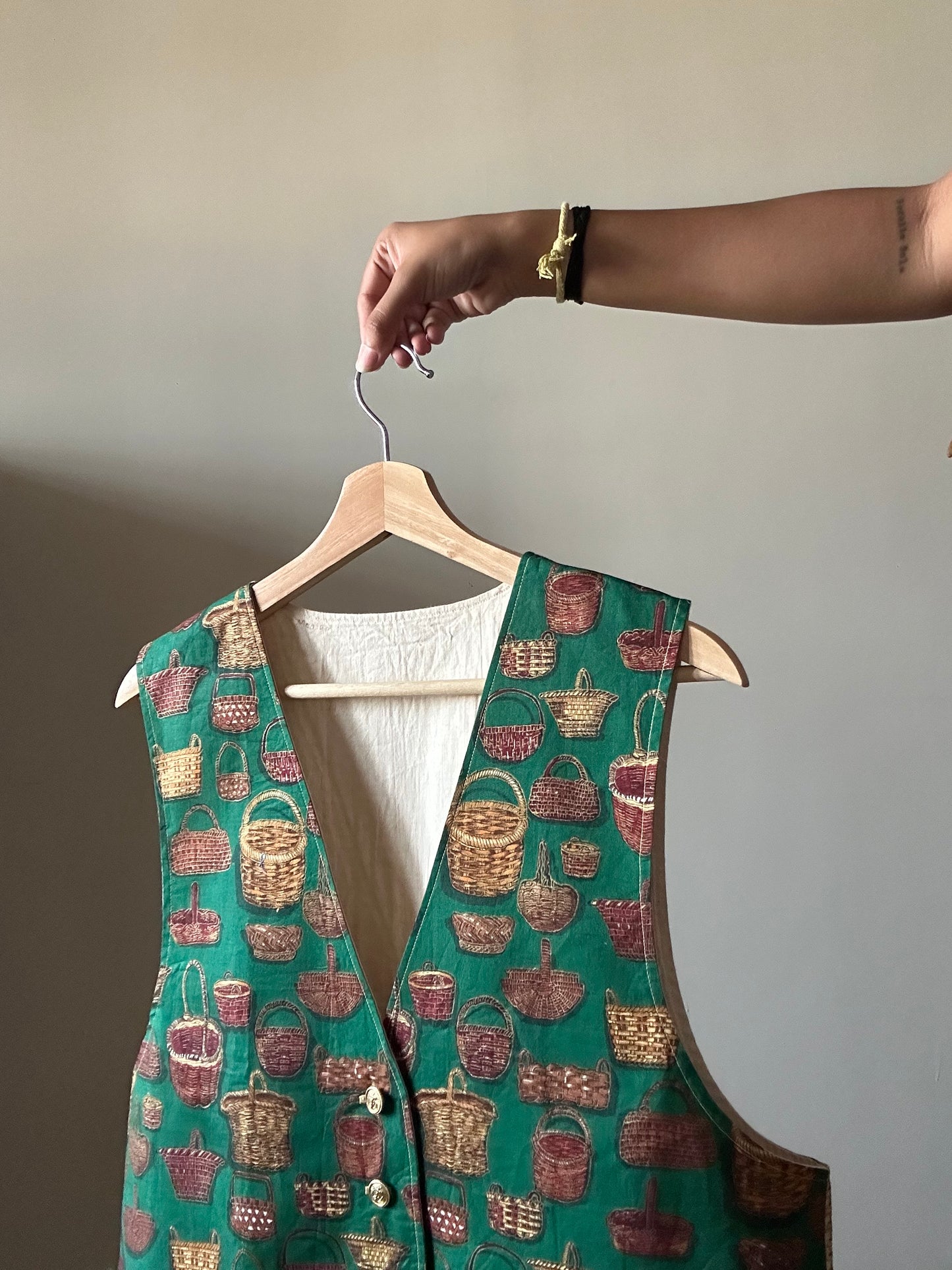 Vintage Basket Print With Gold Print Vest