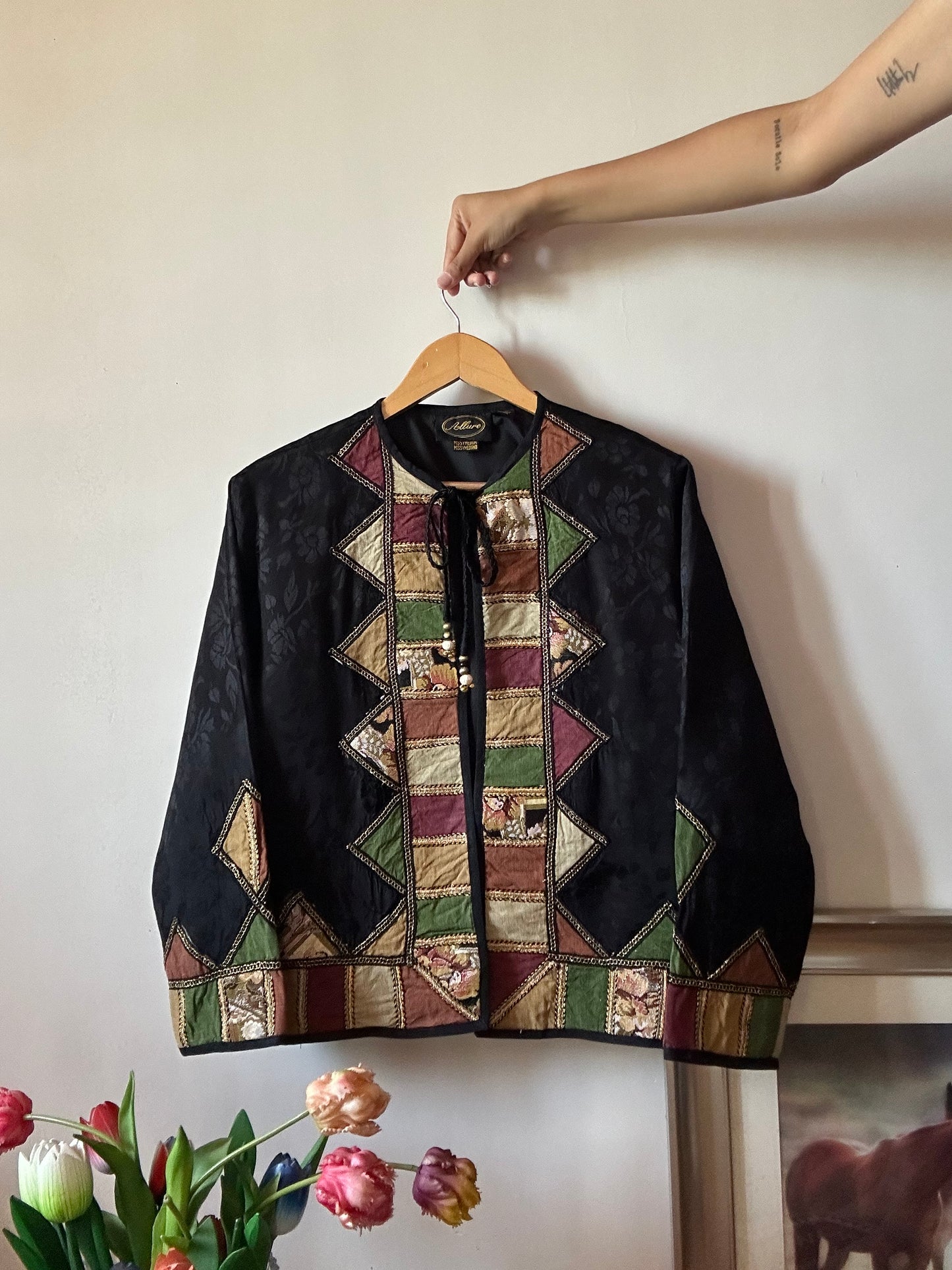 Vintage Allure Front Knot Detail Appliqué Work Shaket