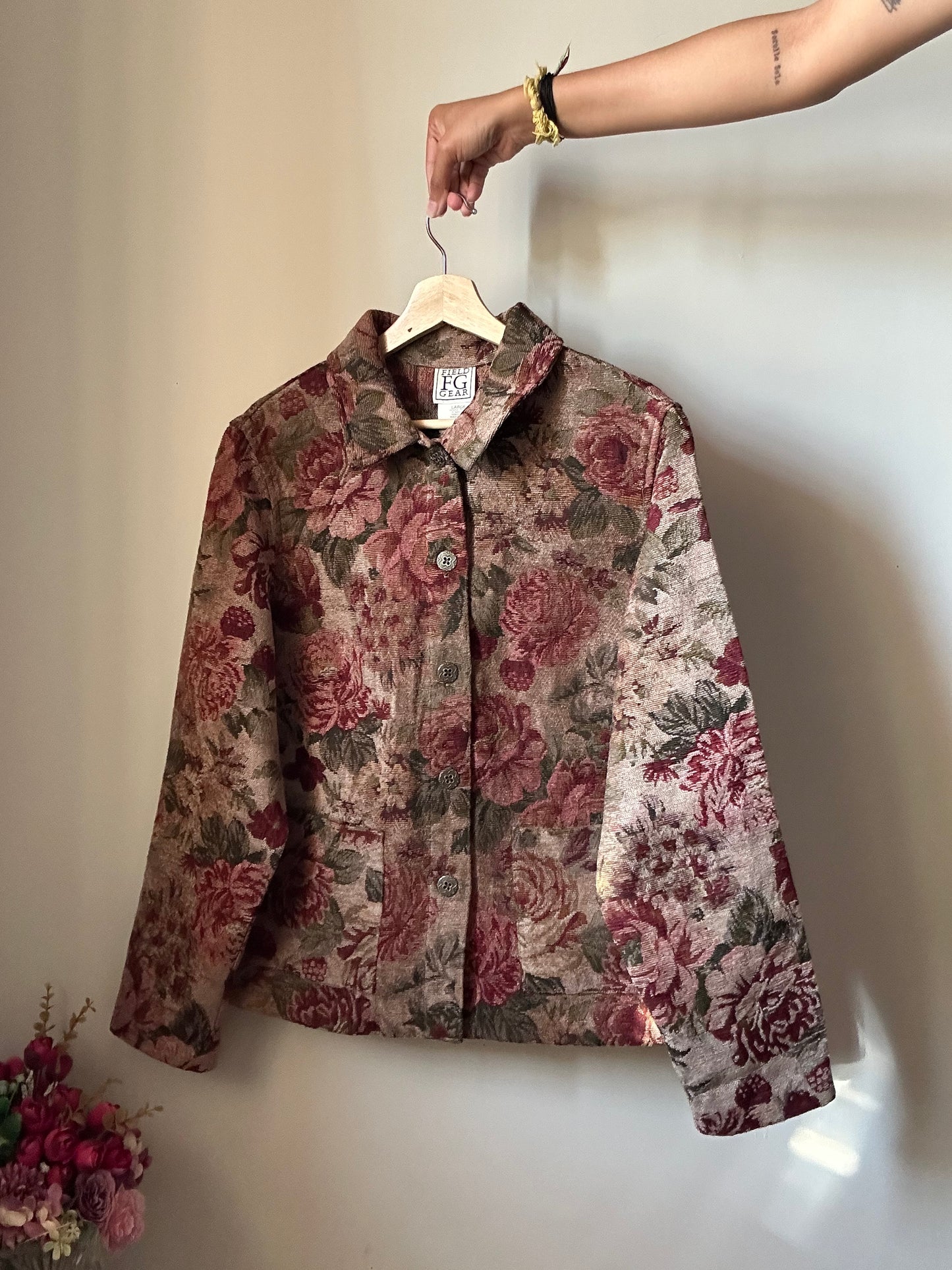 Vintage Field Gear Rose Weaved Shaket