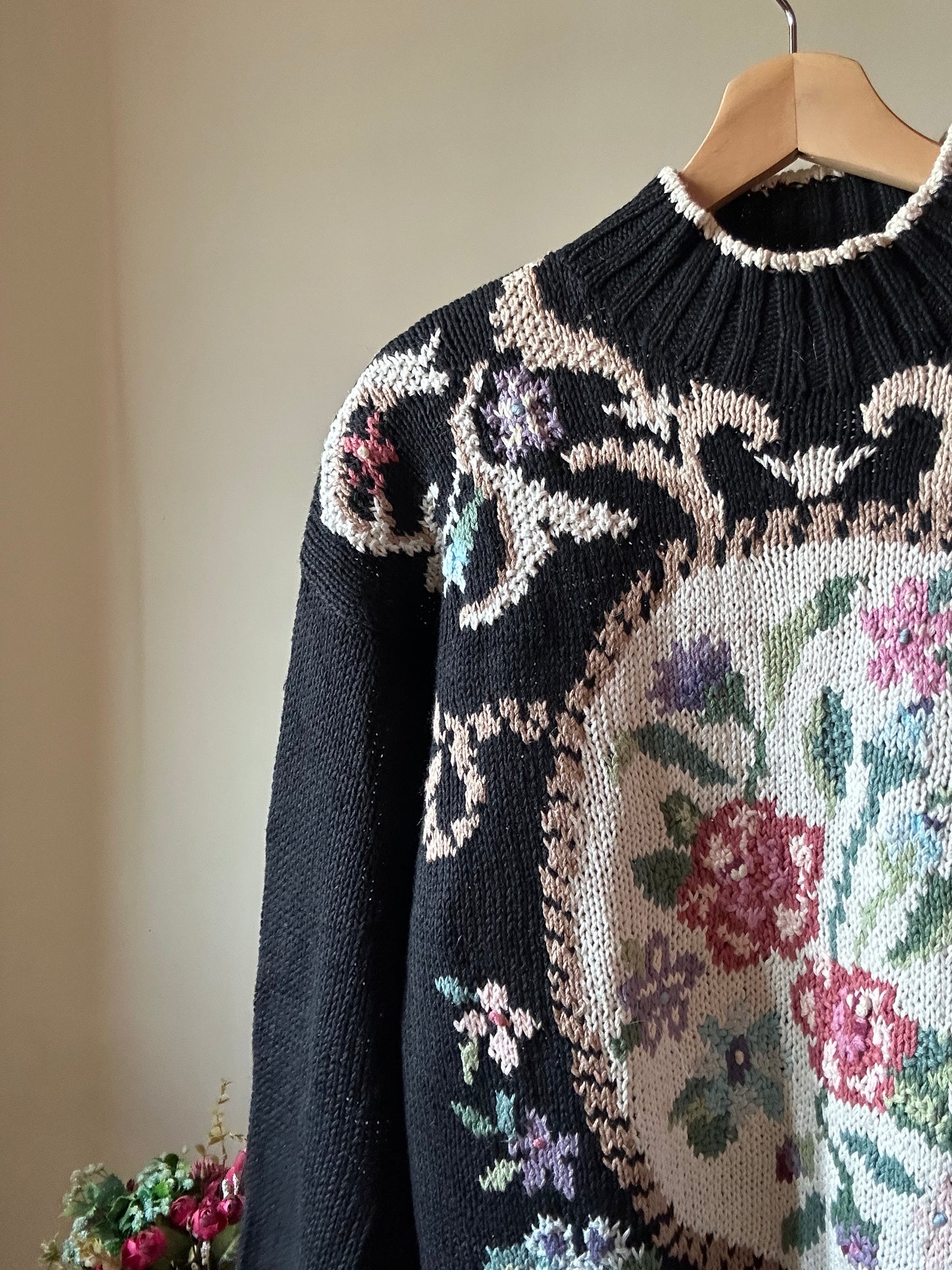 Beldochpopper Vintage Hand Embroidered Floral Pullover